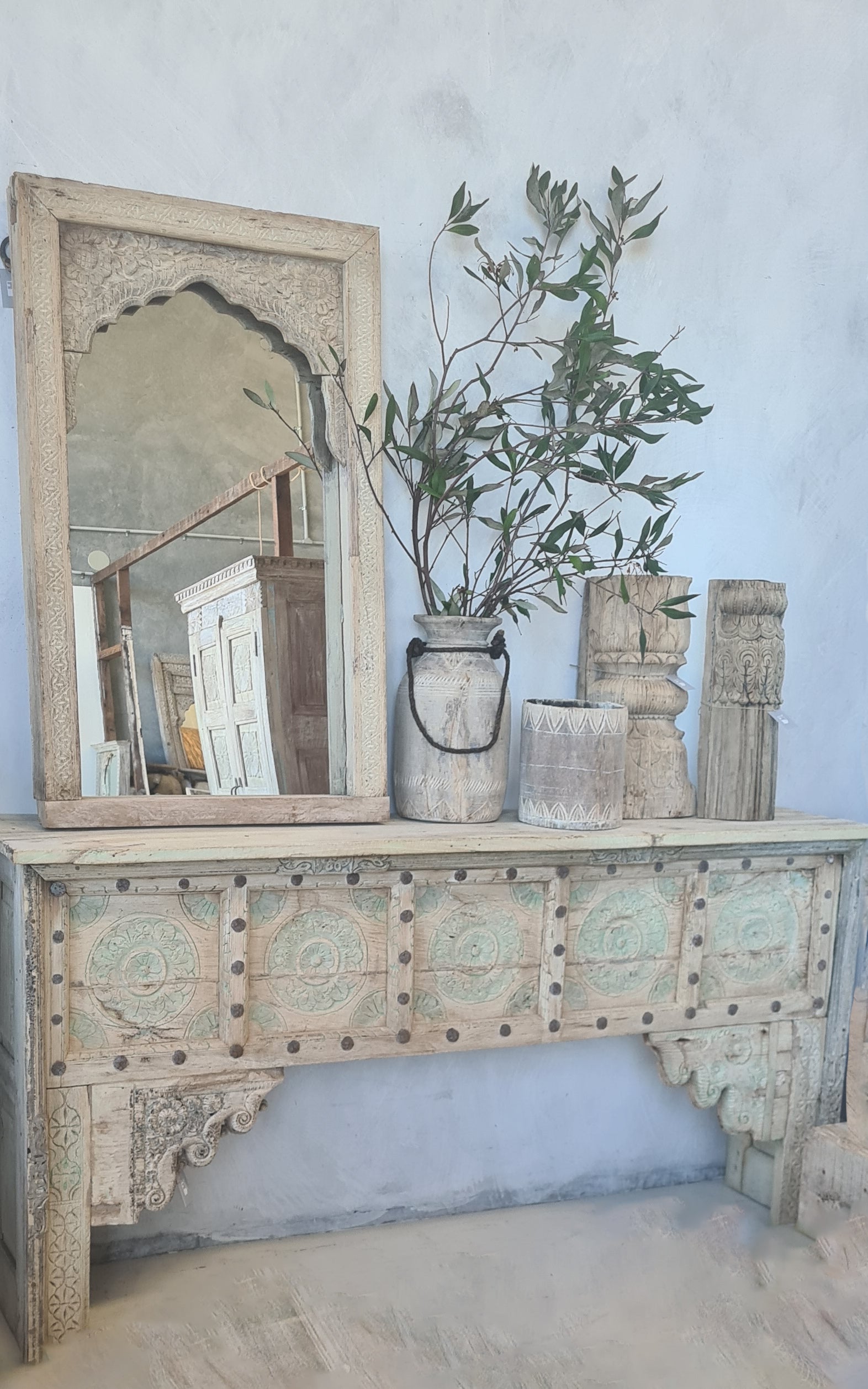 Indian Vintage Console 252310