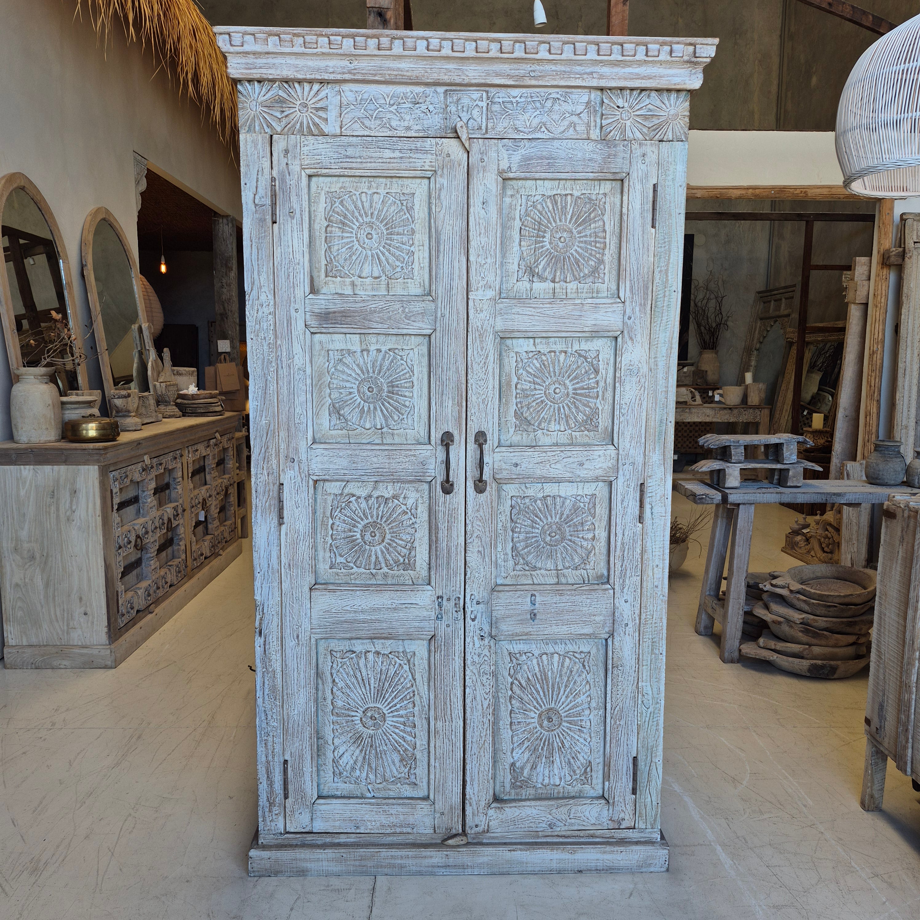 Indian Almirah Cabinet 270403