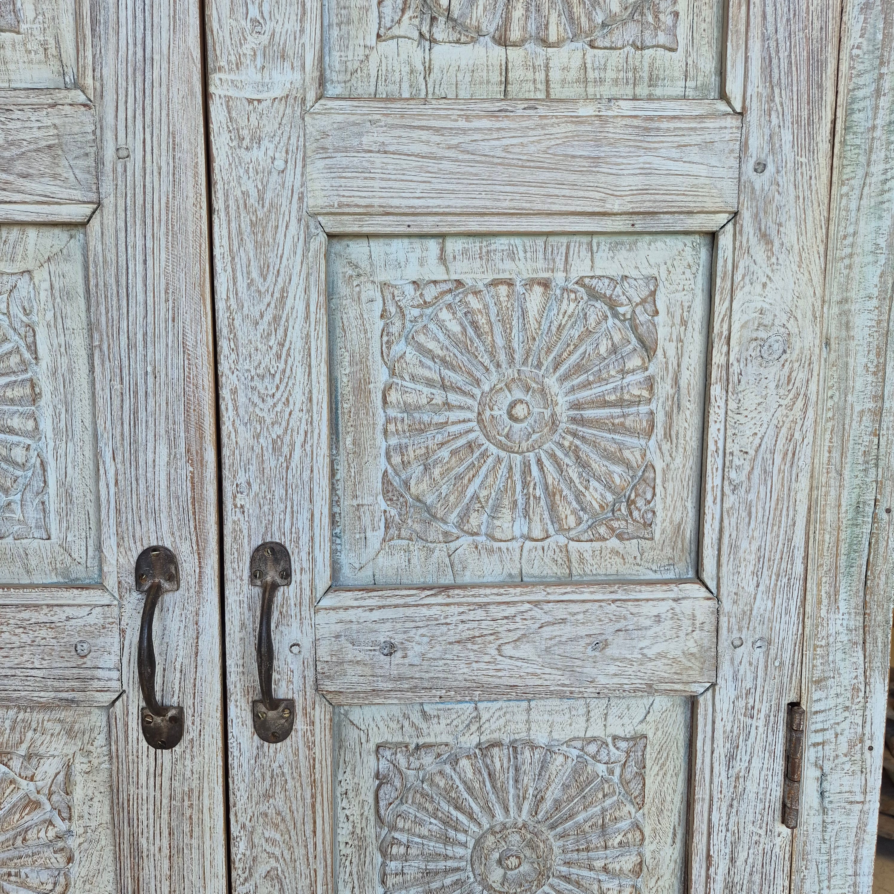 Indian Almirah Cabinet 270403