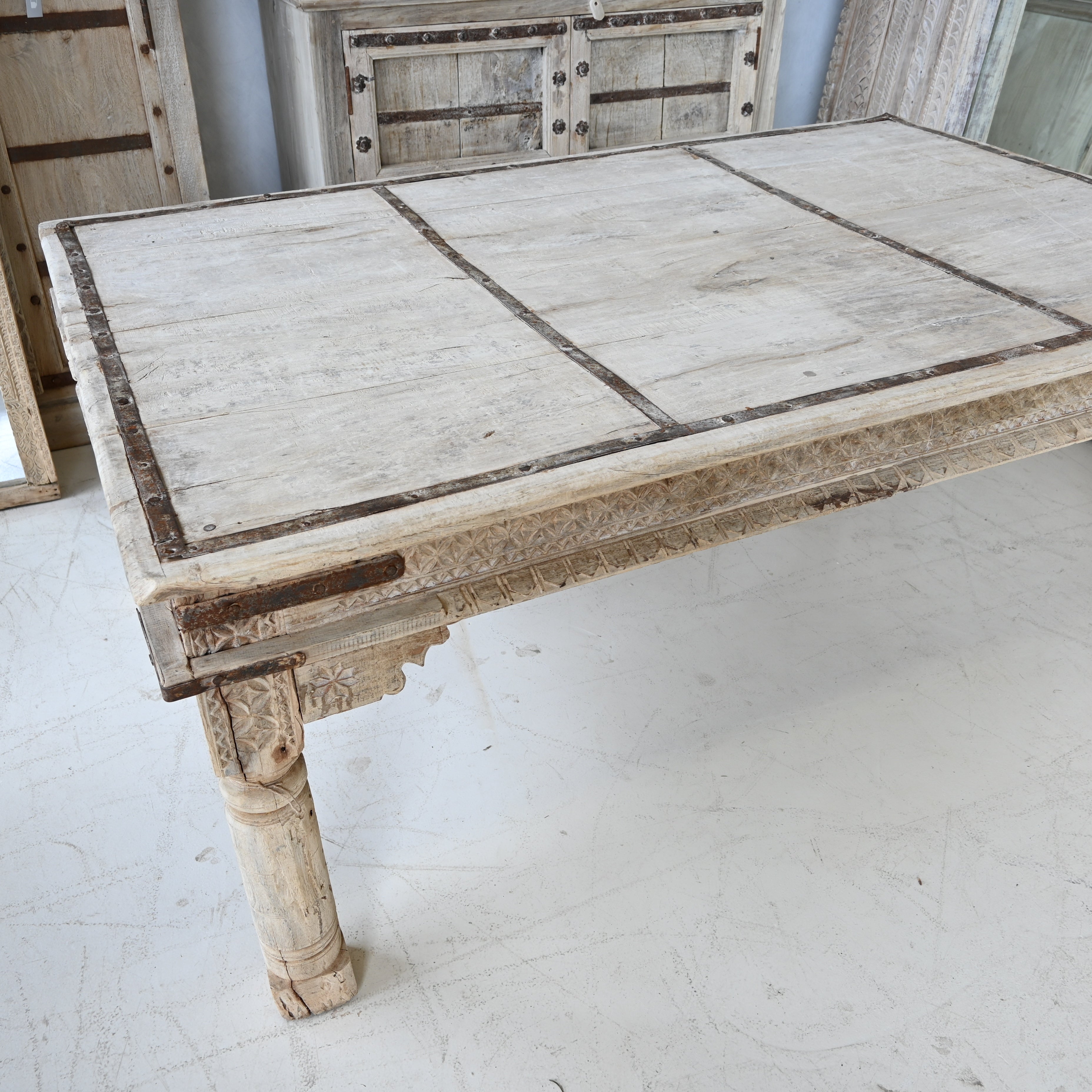 Vintage Indian Table 252501