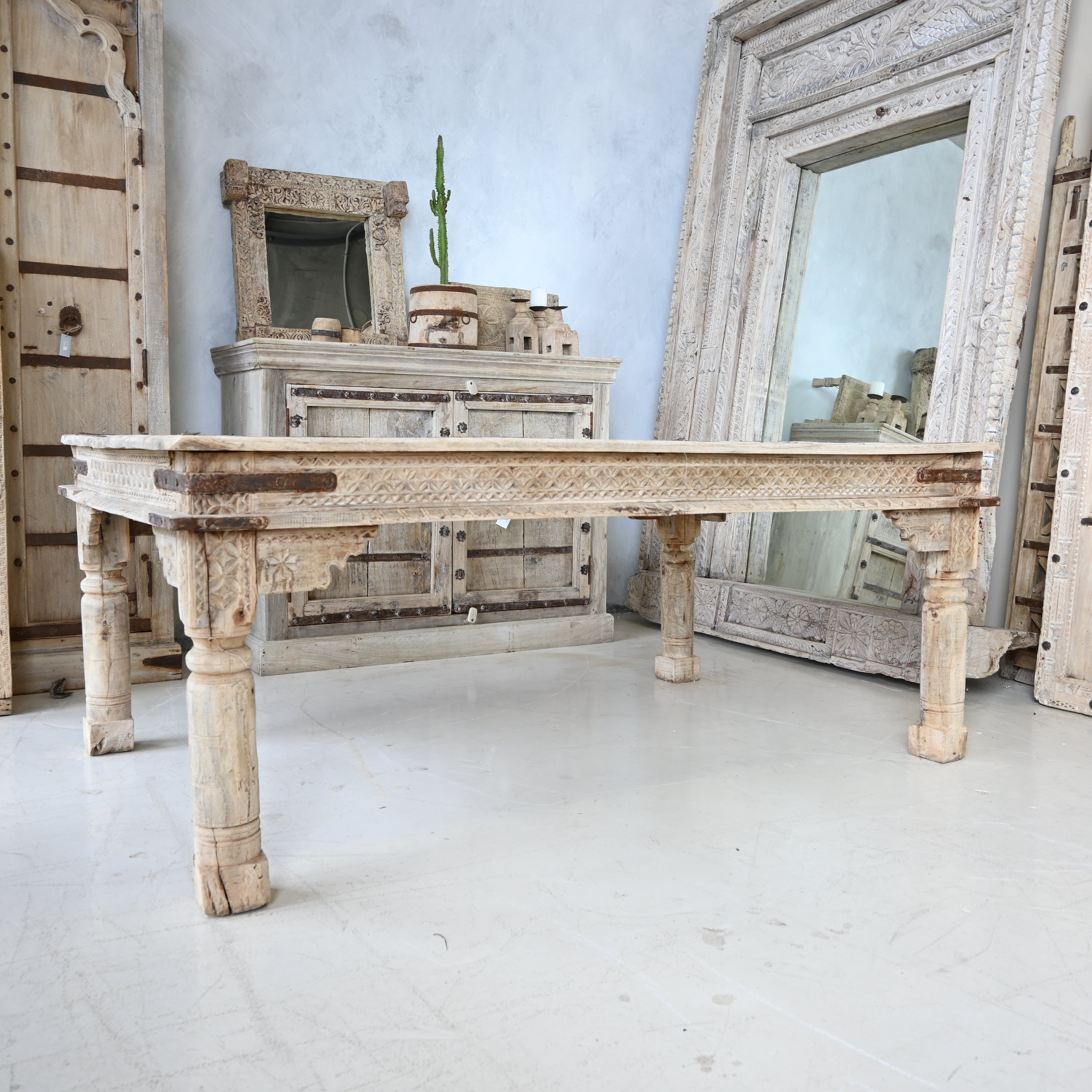 Vintage Indian Table 252501