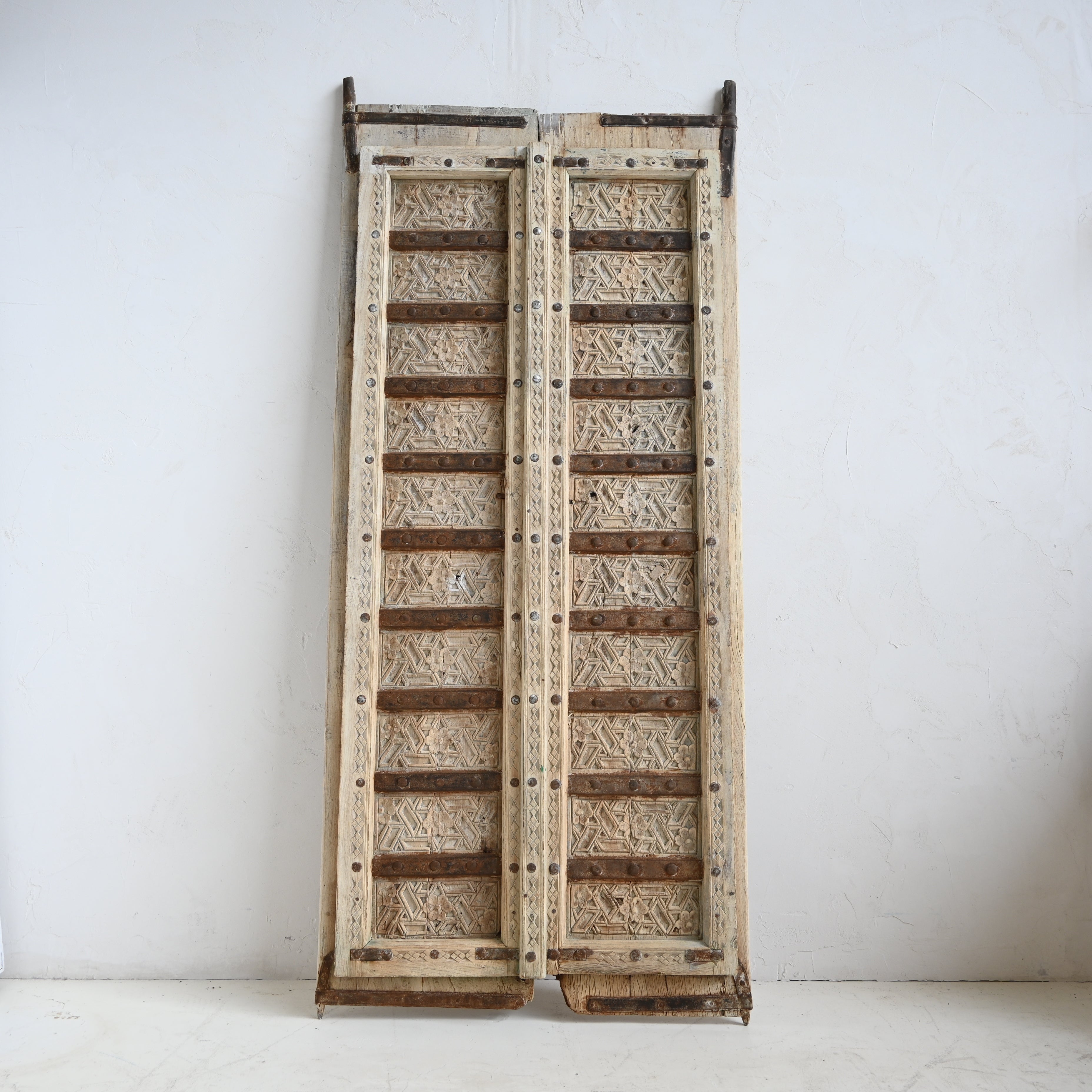 Antique Indian door 250472