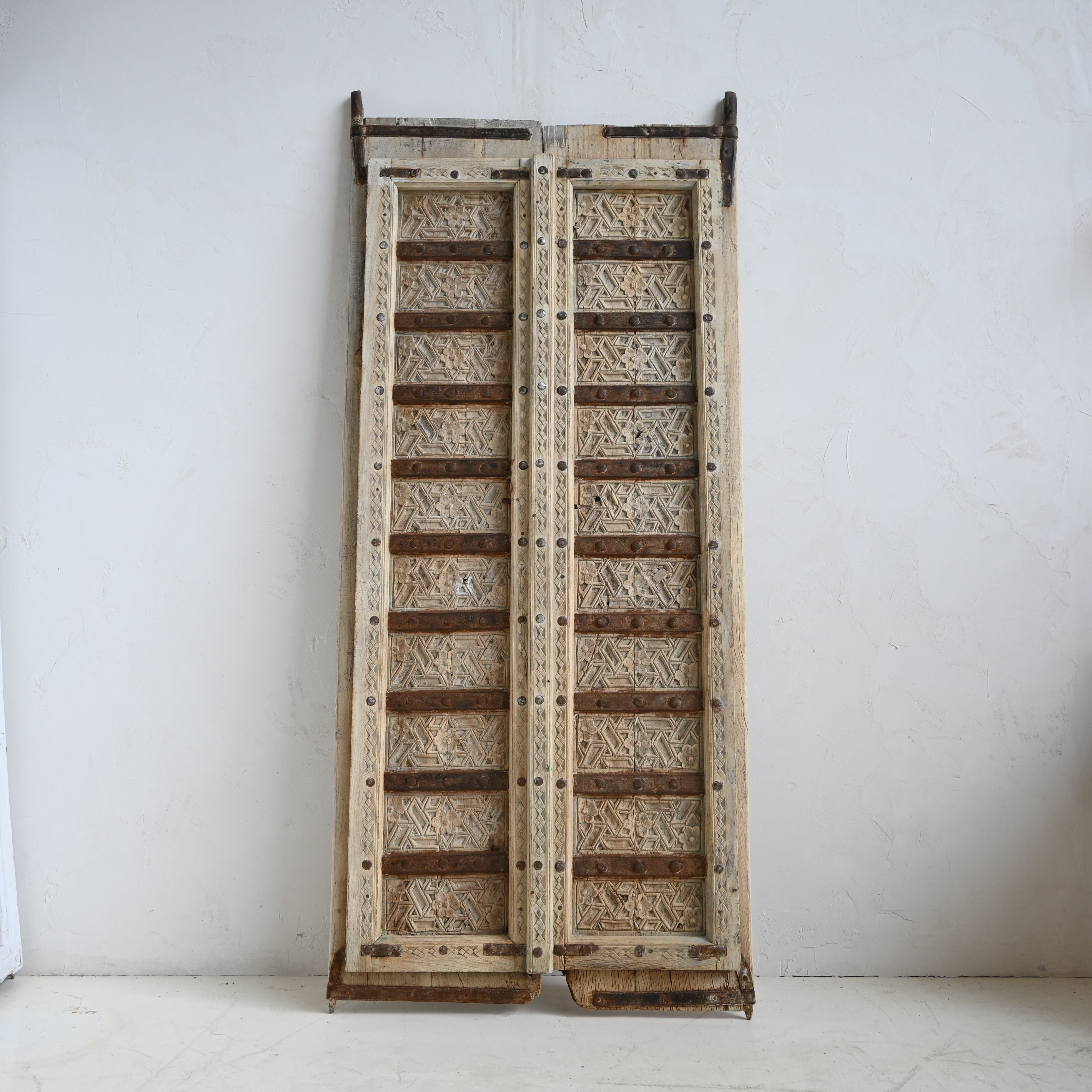 Antique Indian door 250472