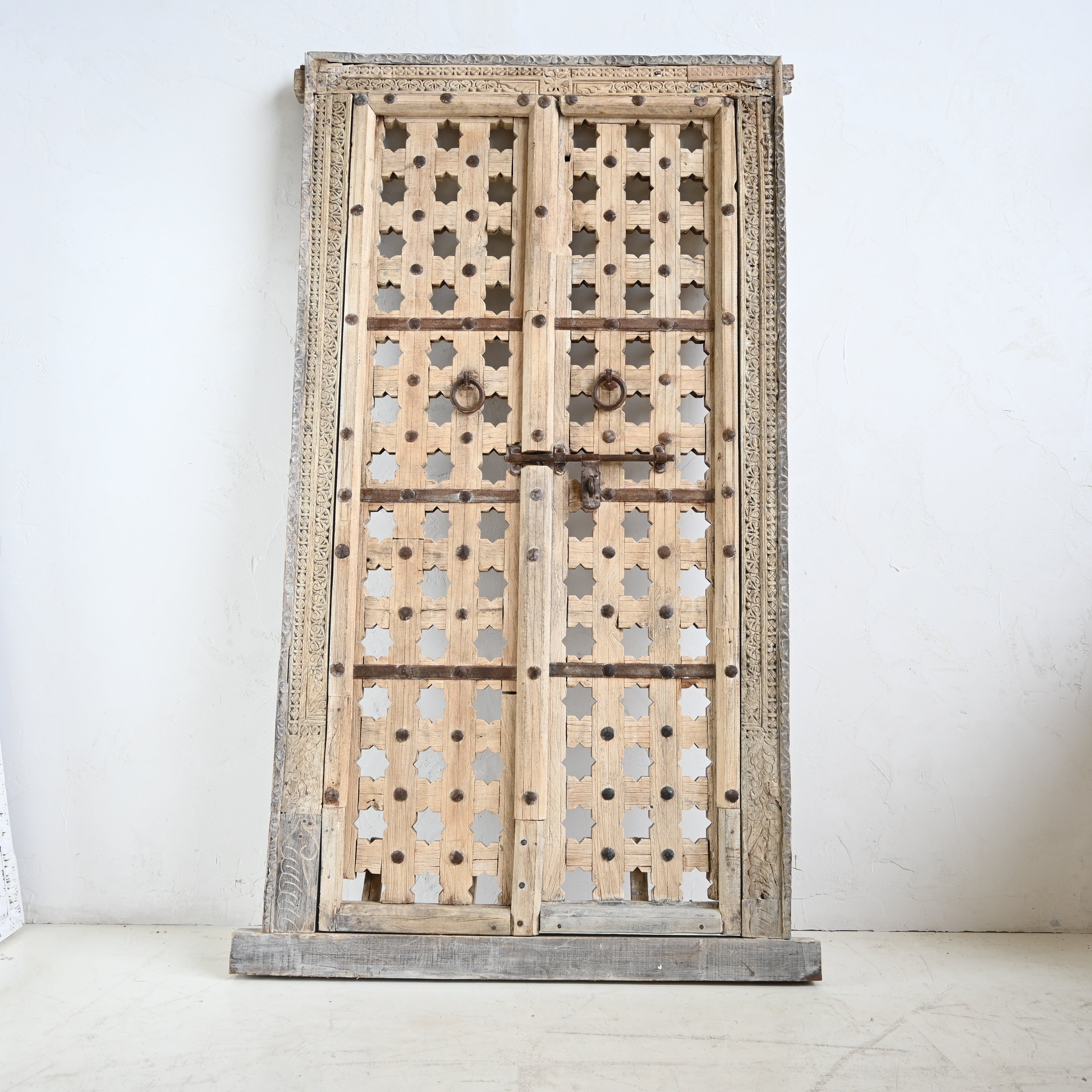 Antique Indian door 278923