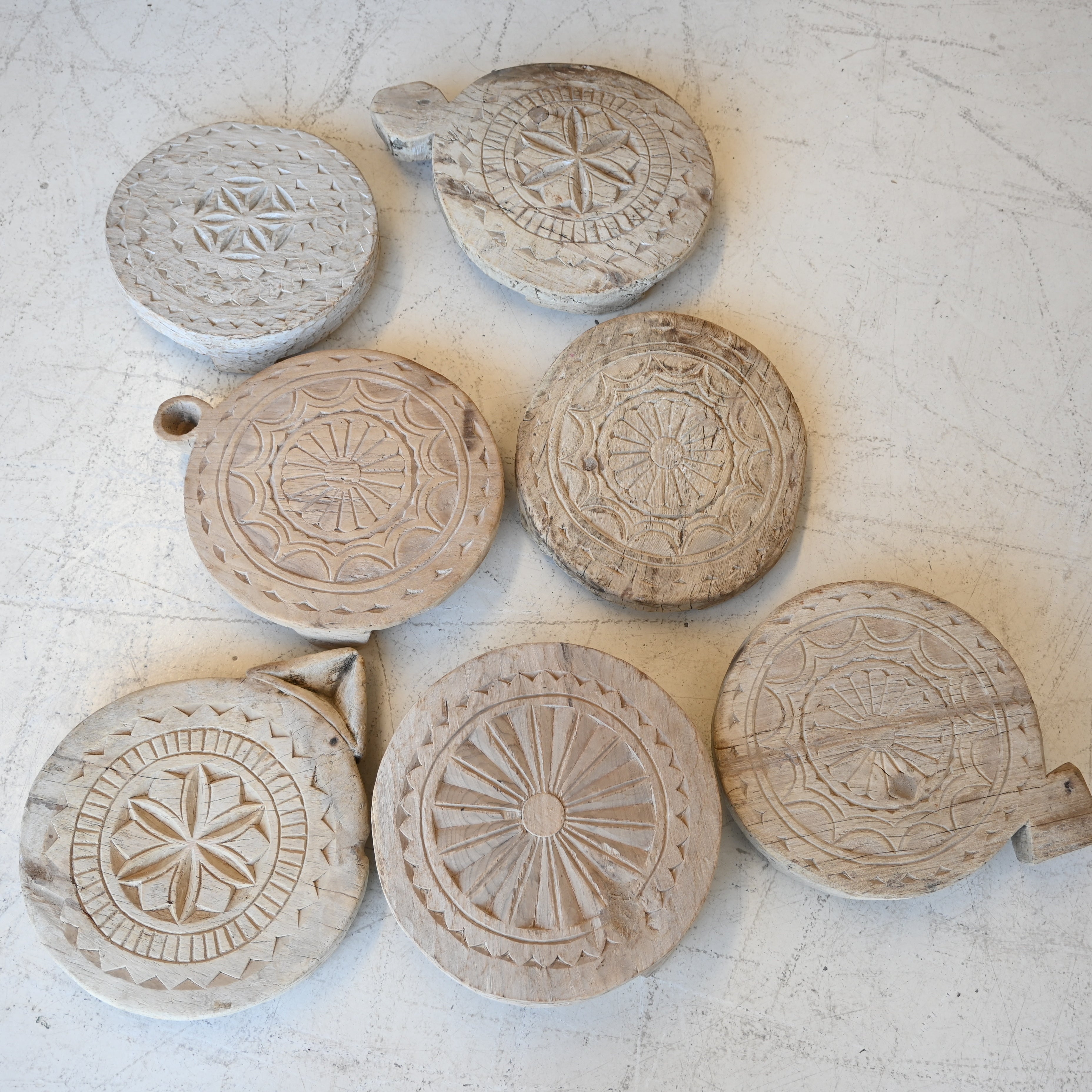 Indian carved Chapati with legs 288179