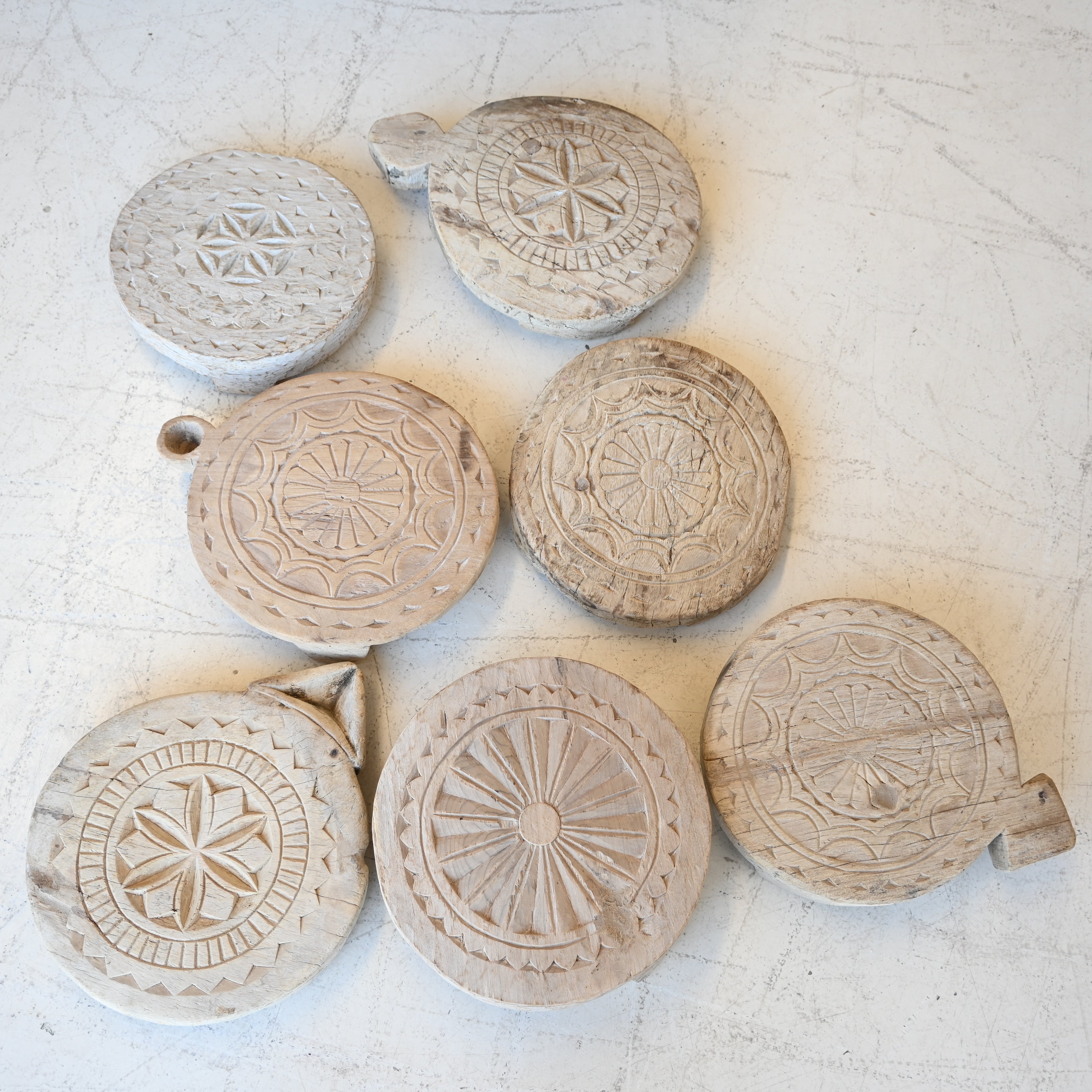 Indian carved Chapati with legs 288179