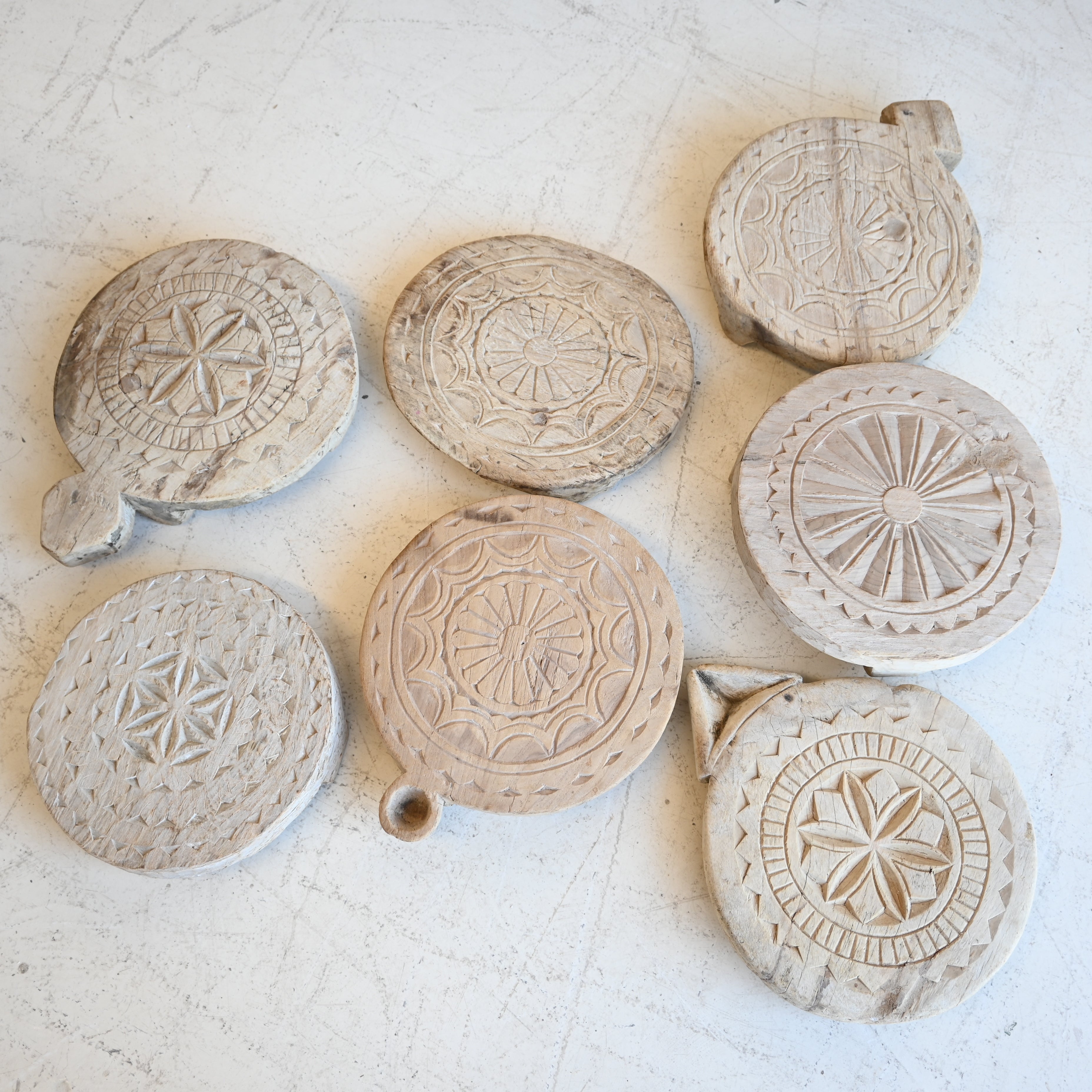 Indian carved Chapati with legs 288179