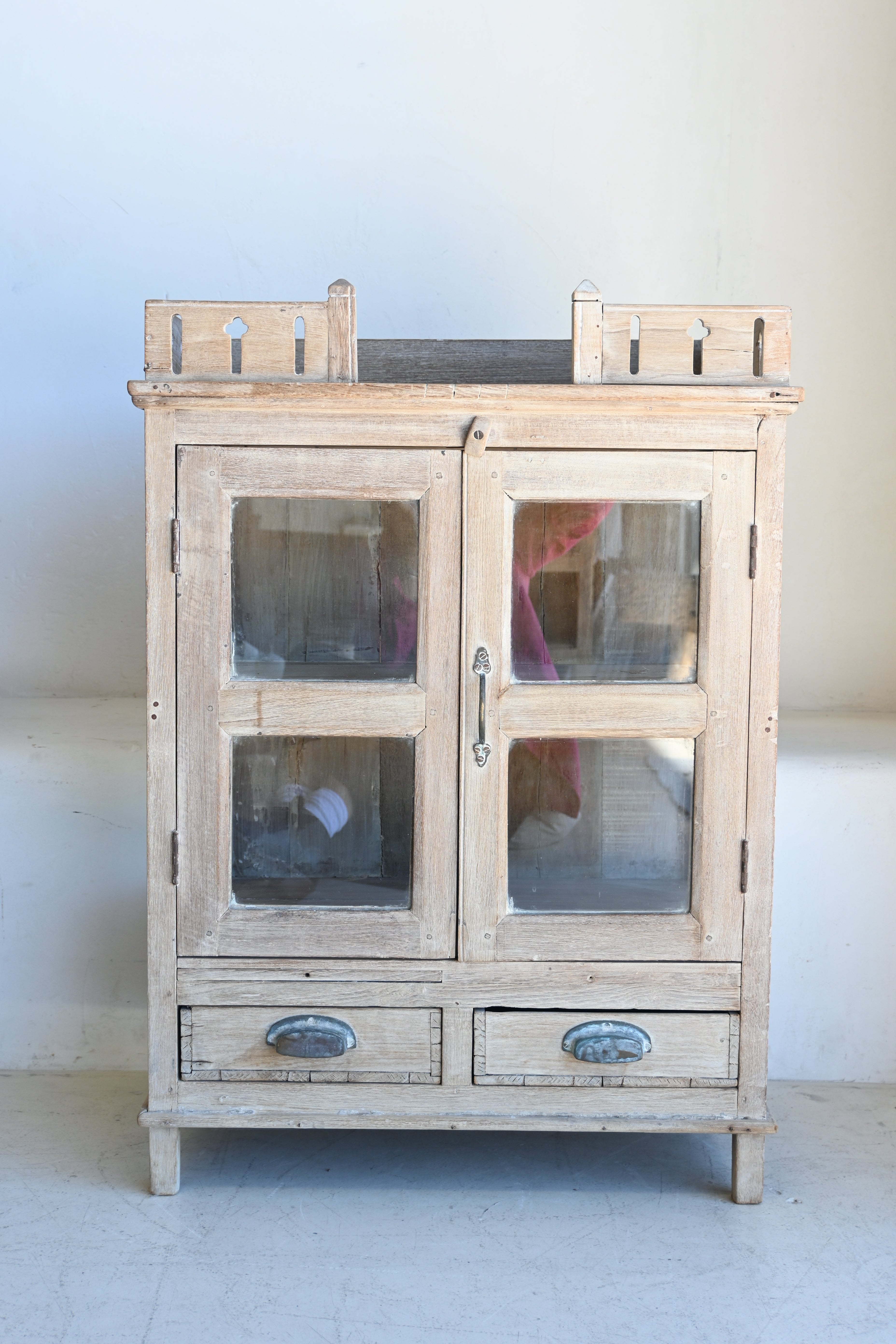 Indian Almirah Glass Cabinet 298782