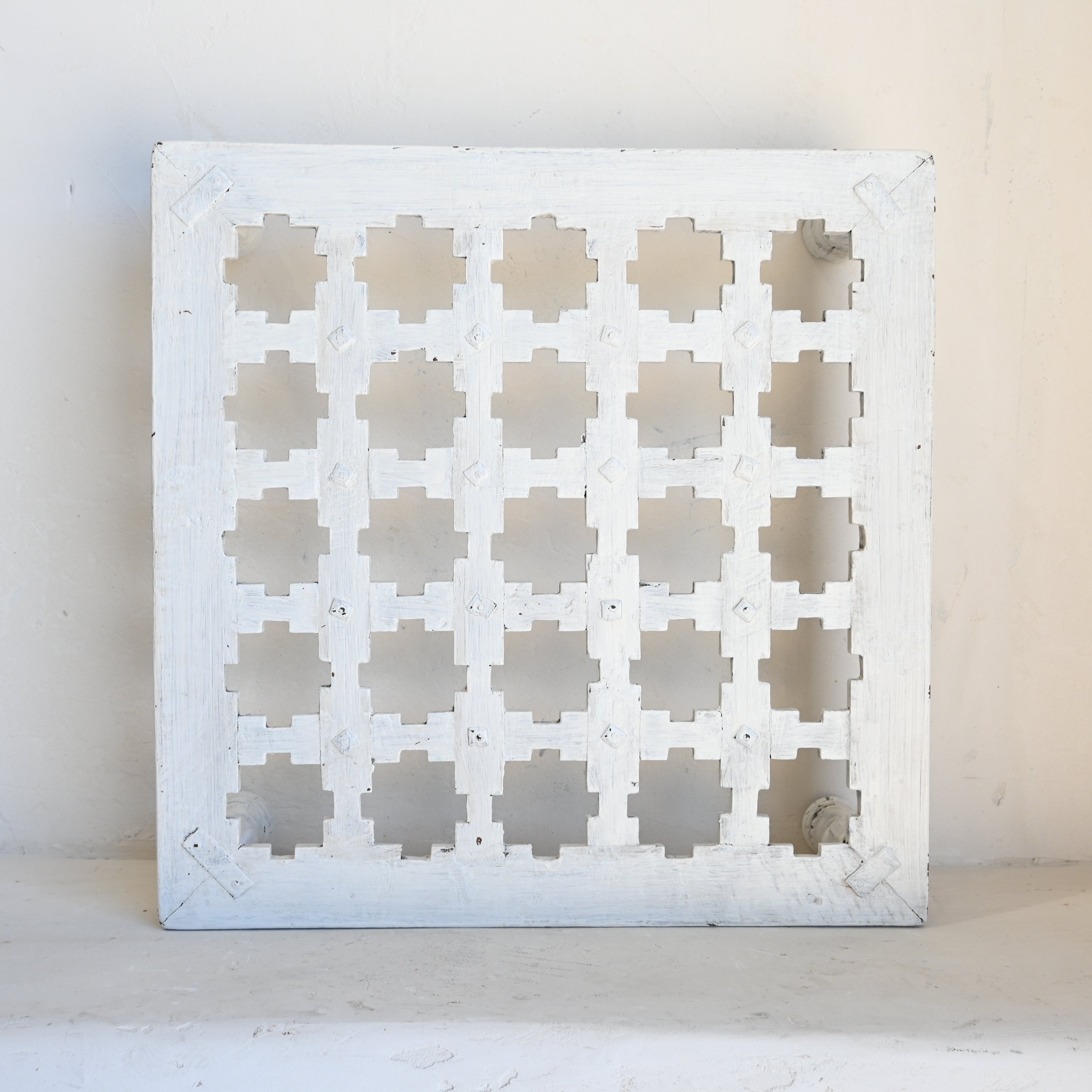 Vintage Indian White bajot/side table 246111