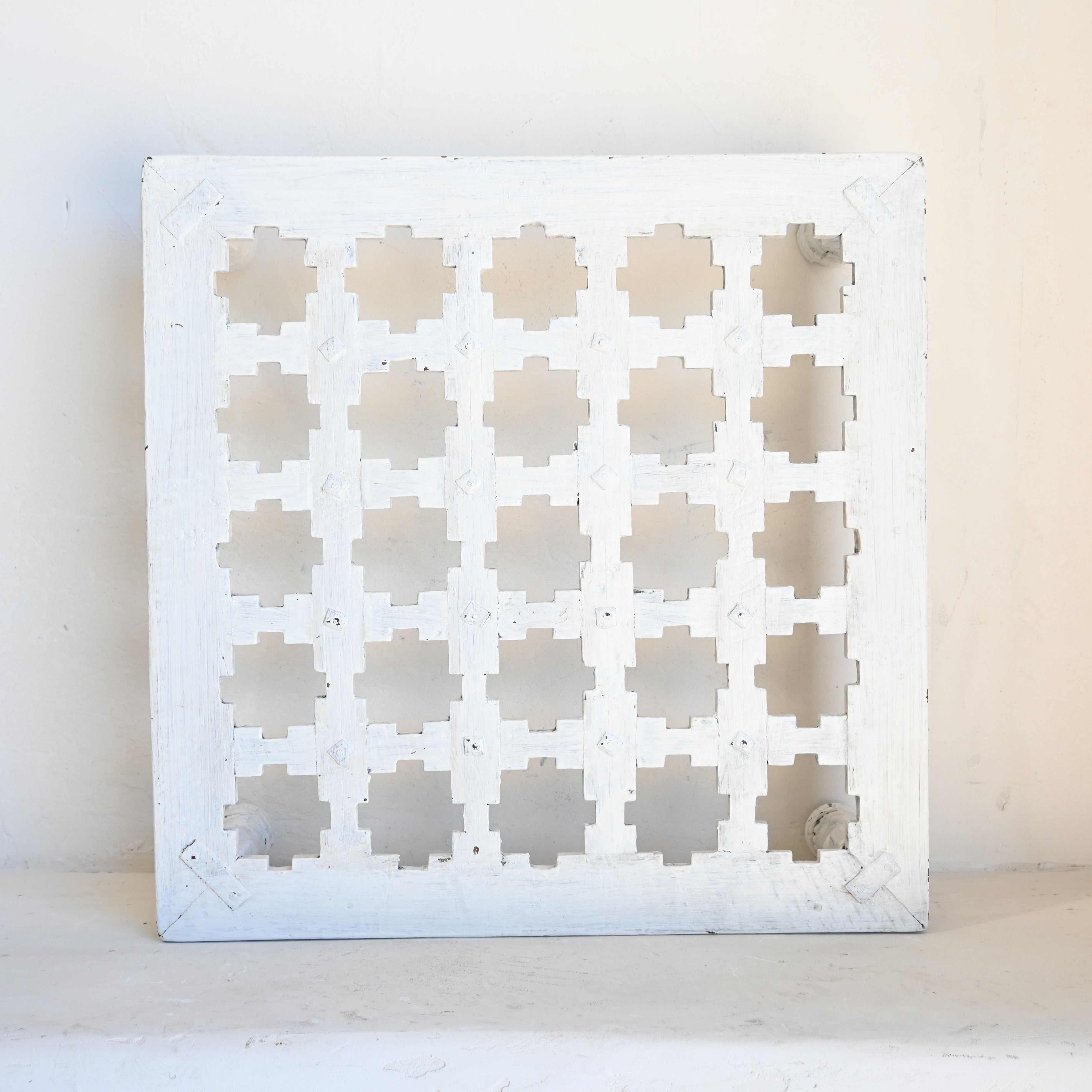 Vintage Indian White bajot/side table 246111