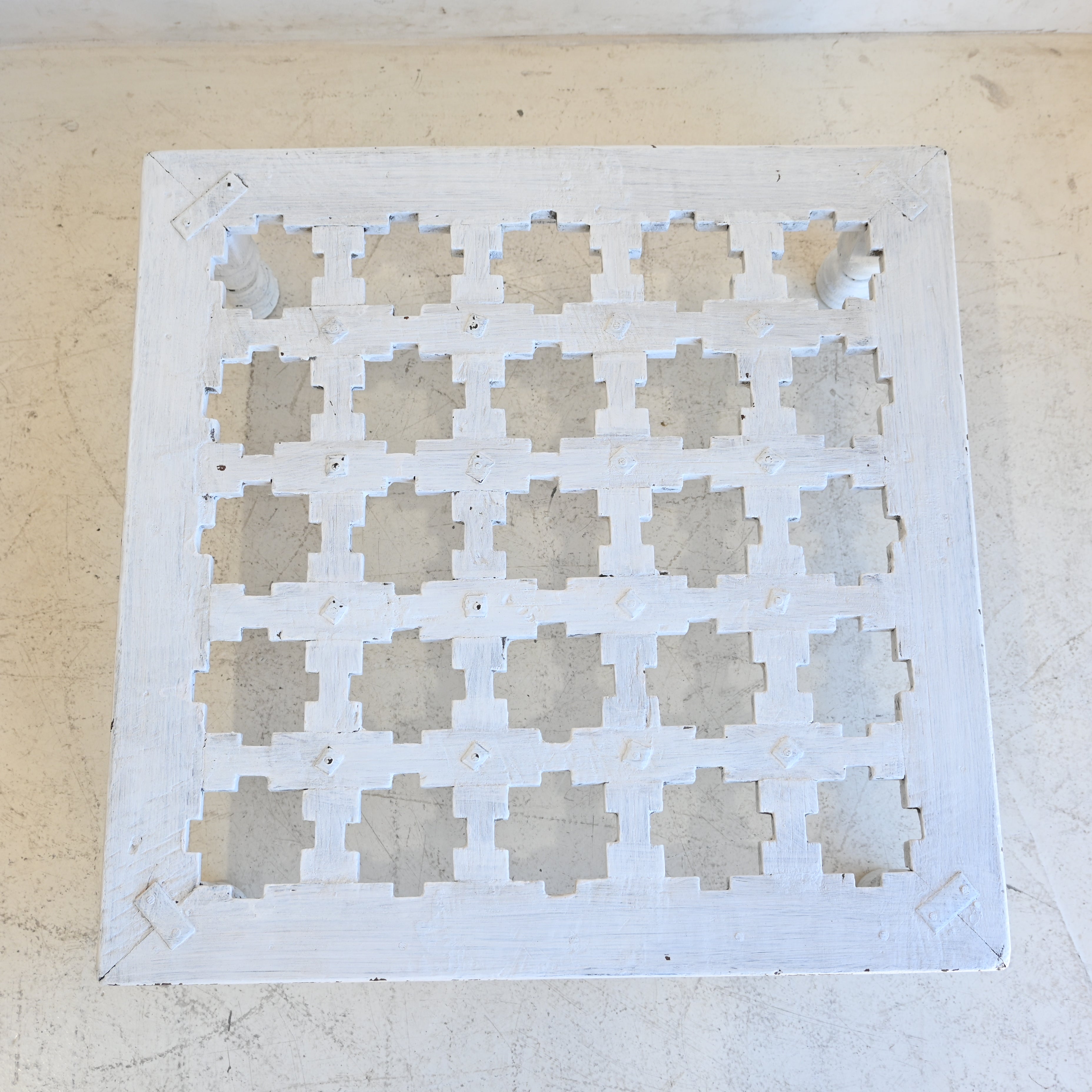 Vintage Indian White bajot/side table 246111