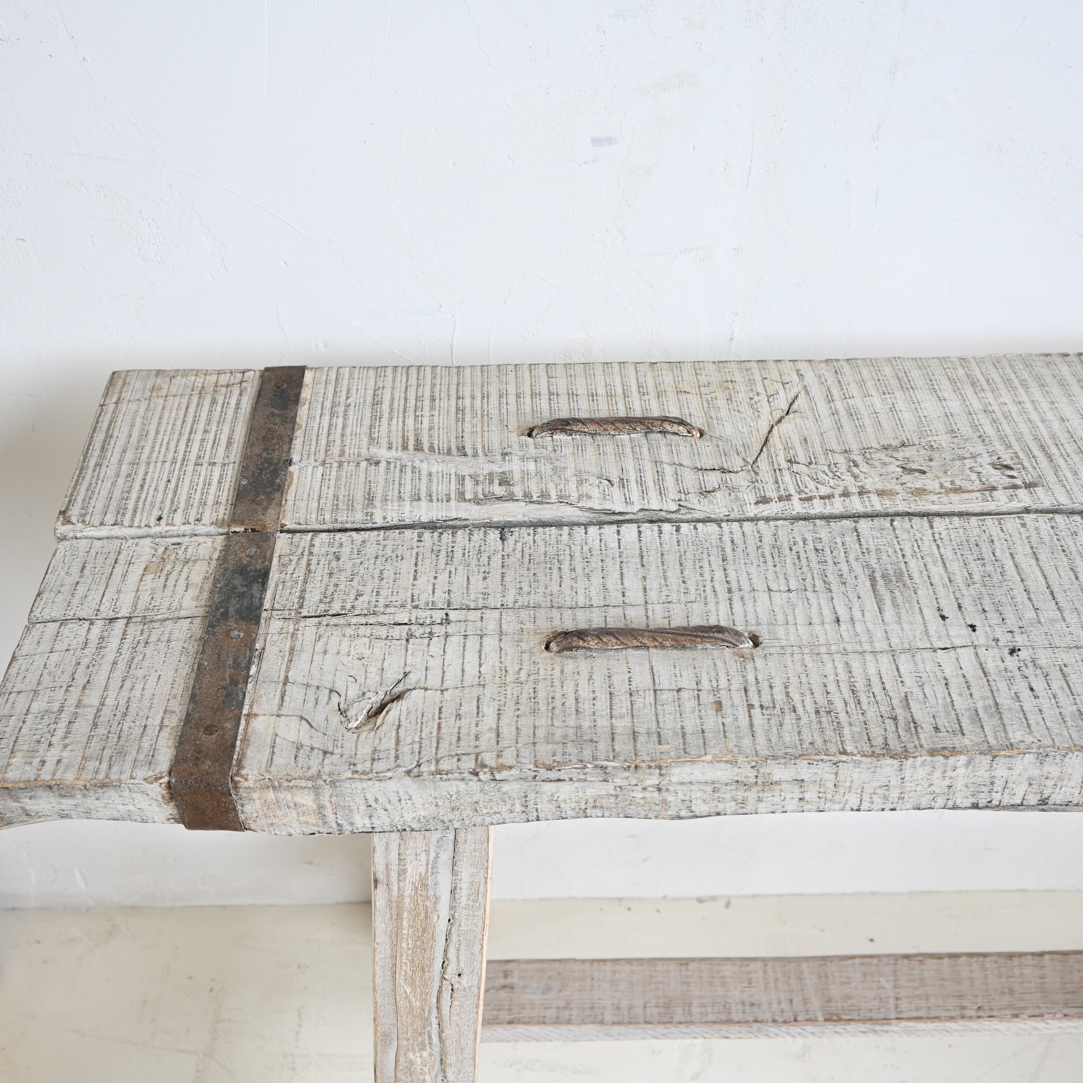 Vintage Indian Console 282014