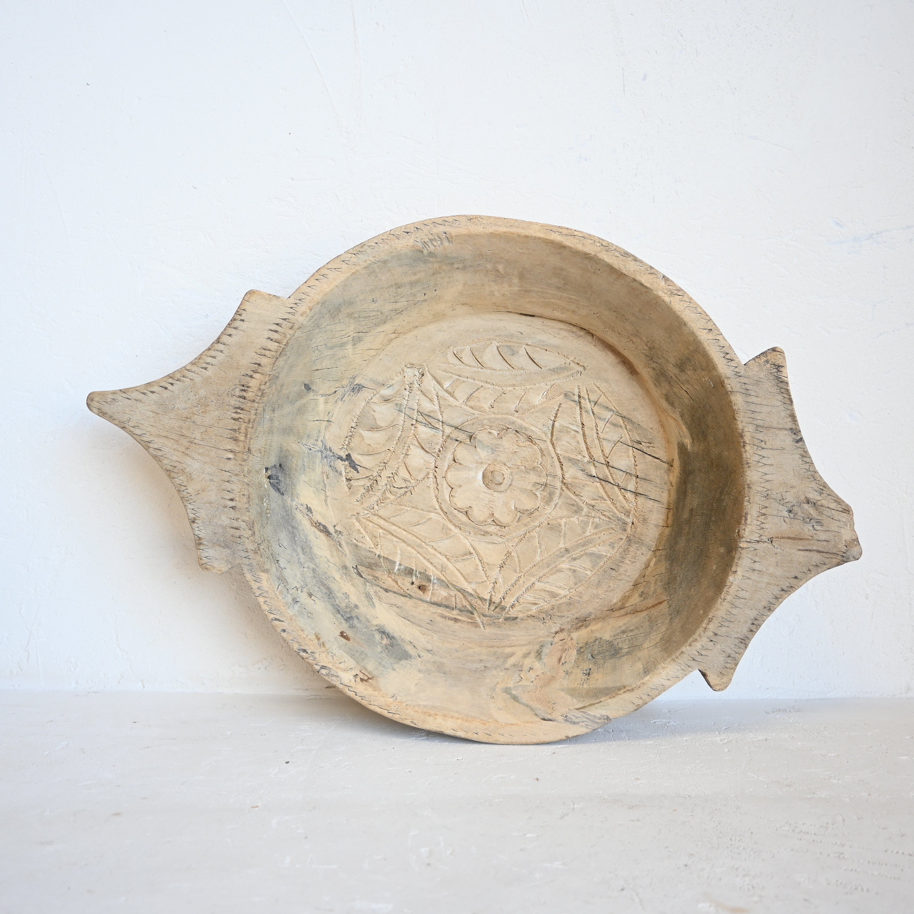 Indian Tray/bowl with handle 288180