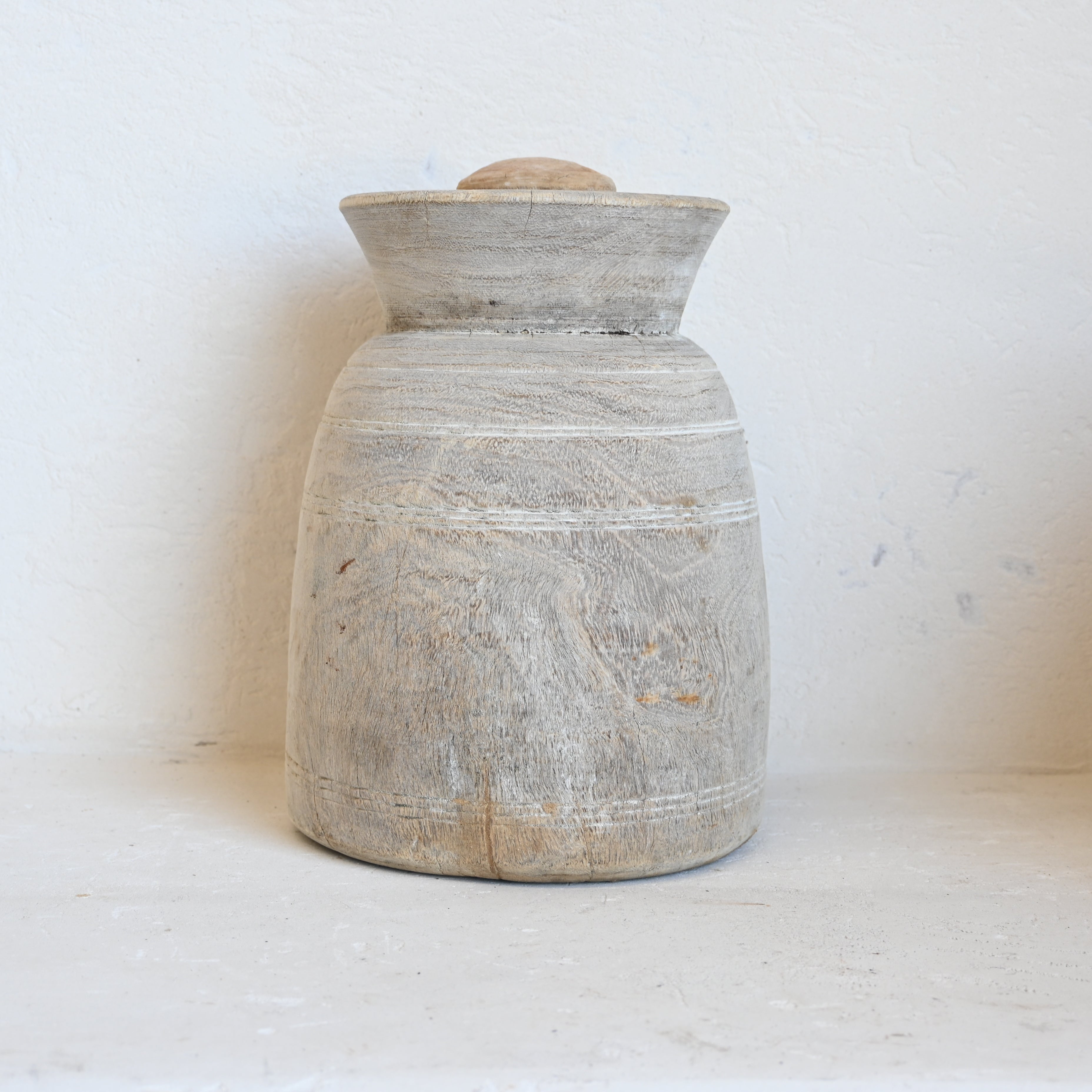 Vintage Indian Pot w/lid 311346