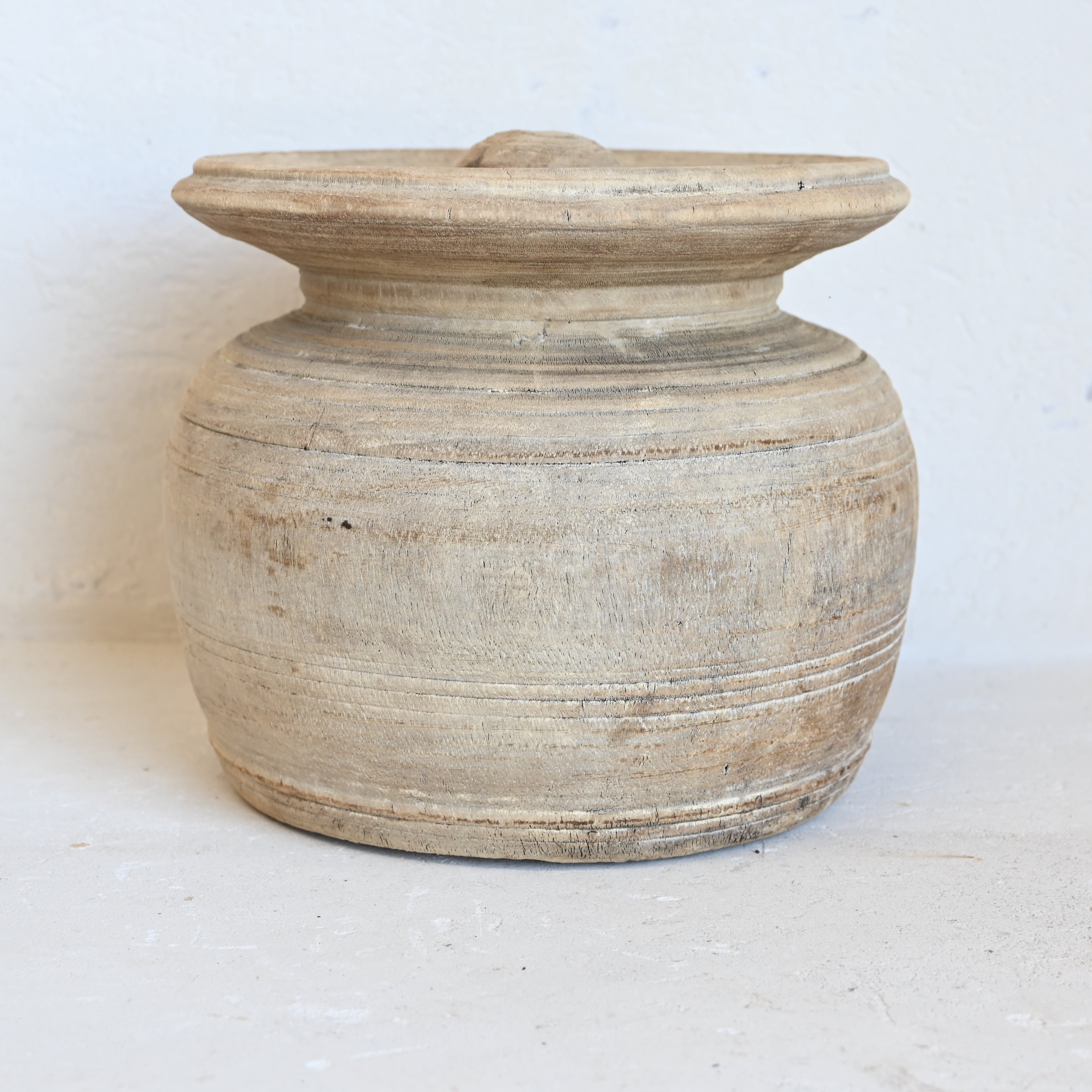 Vintage Indian Pot w/lid 311346