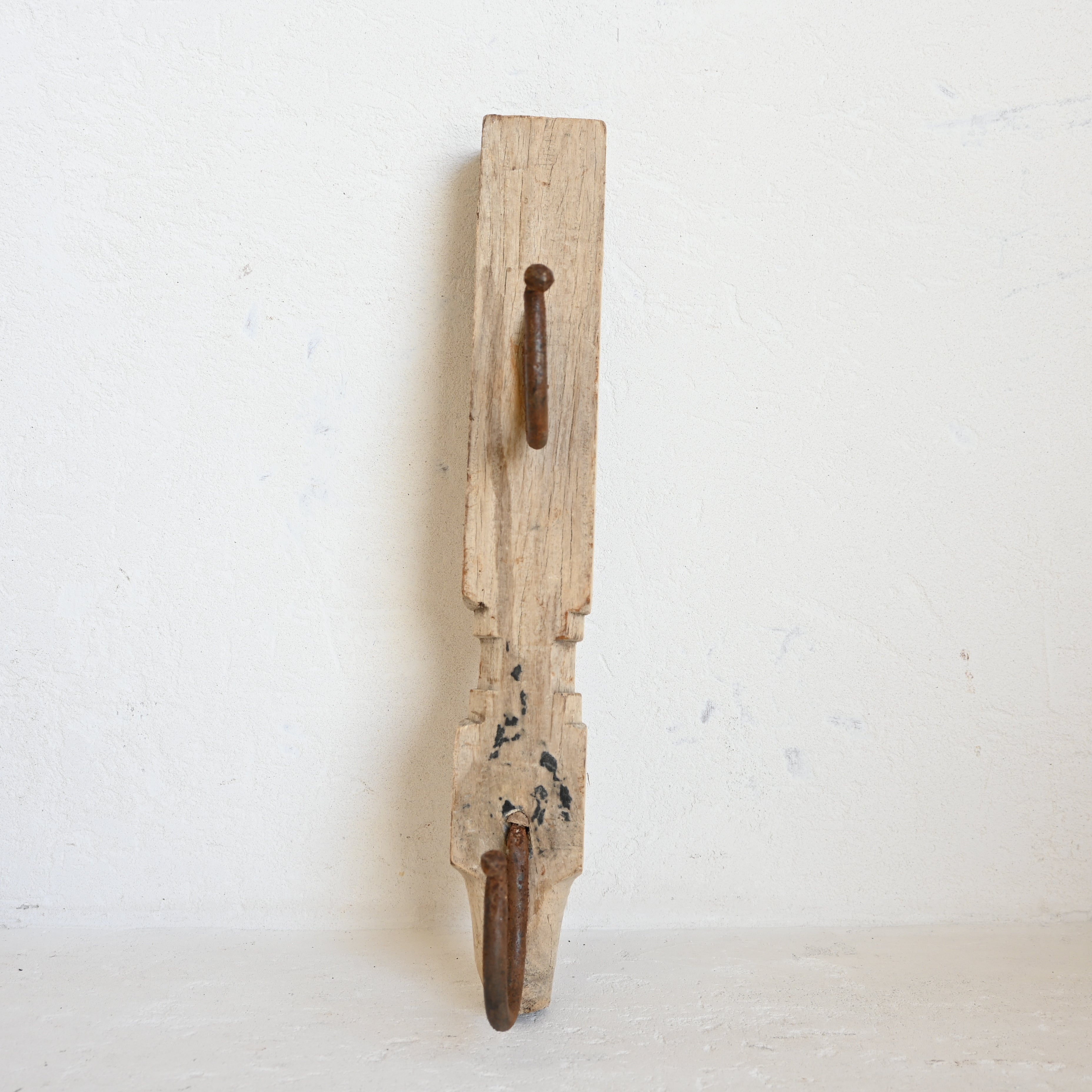 Carved Indian Timber Hook 308042