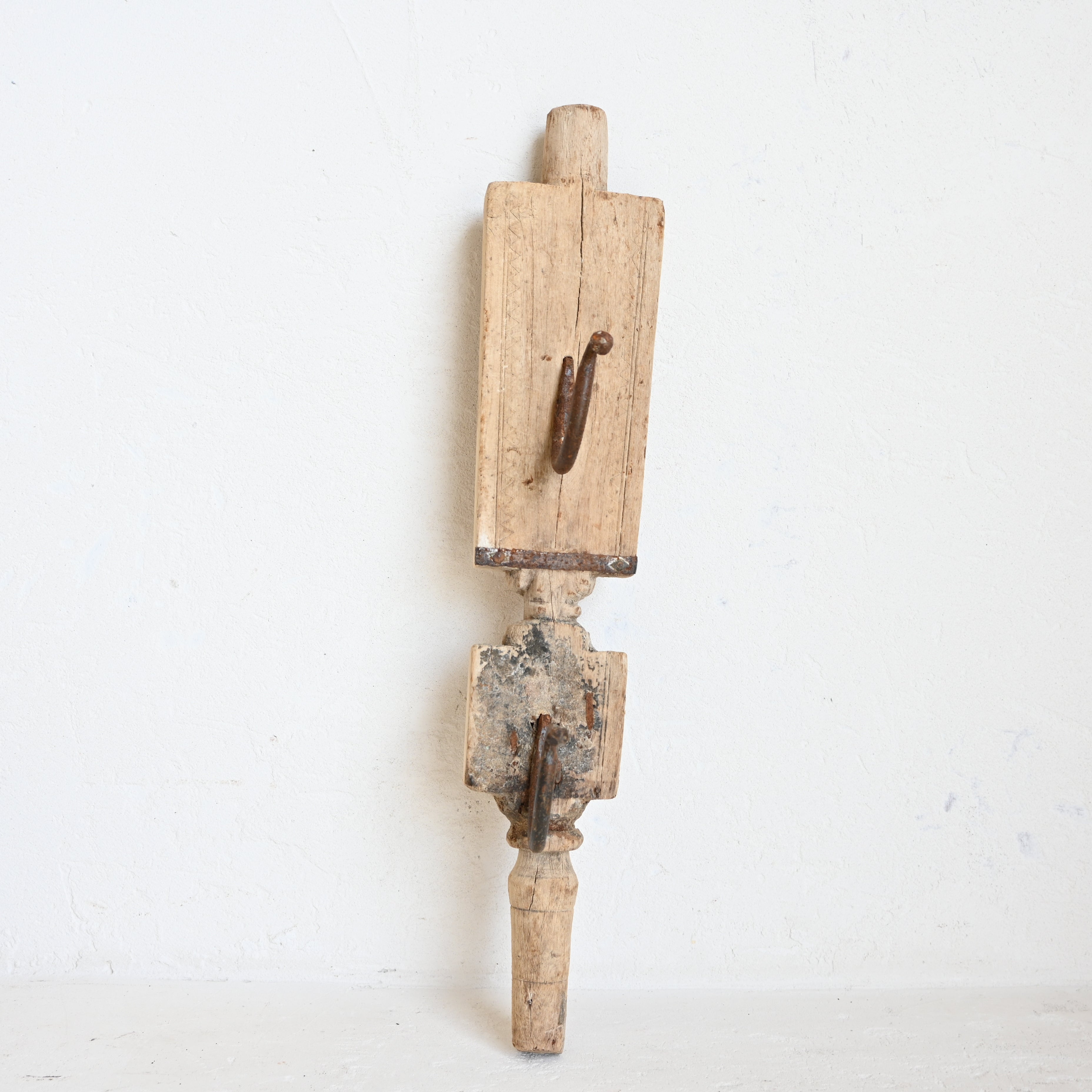 Carved Indian Timber Hook 308042