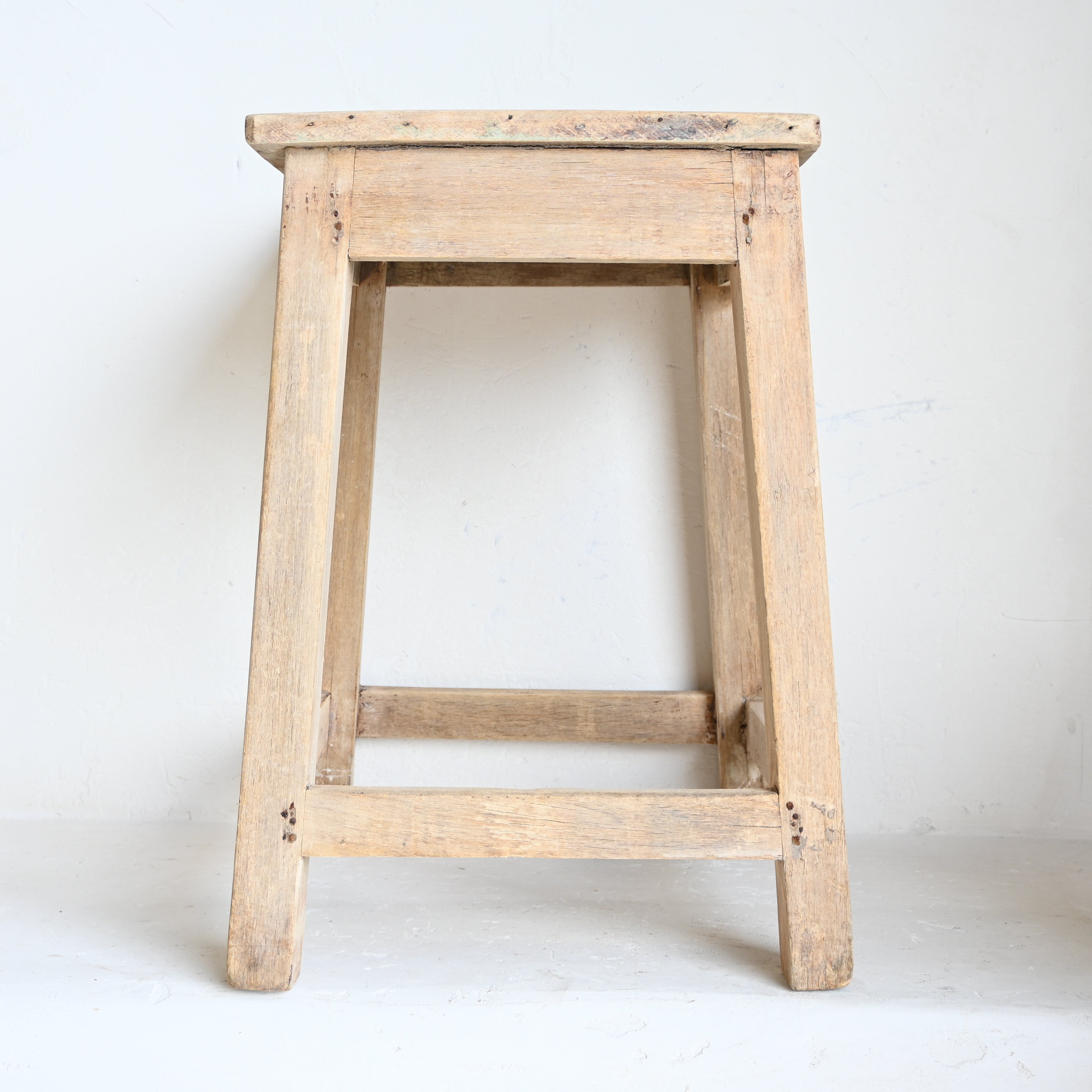 Timber square stool/ Side Table 304322 A