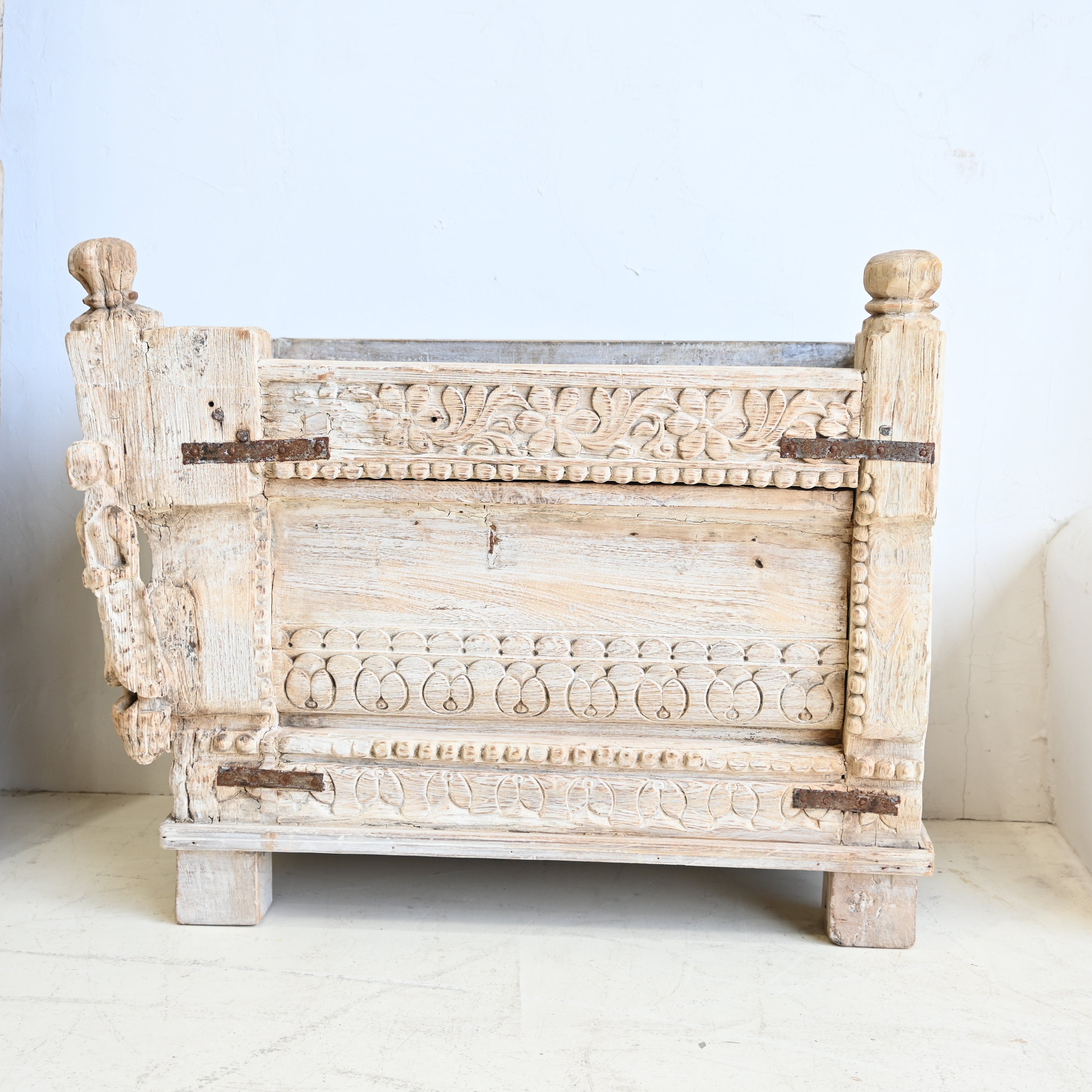 Indian Vintage Ukhali Pot or Planter 304474