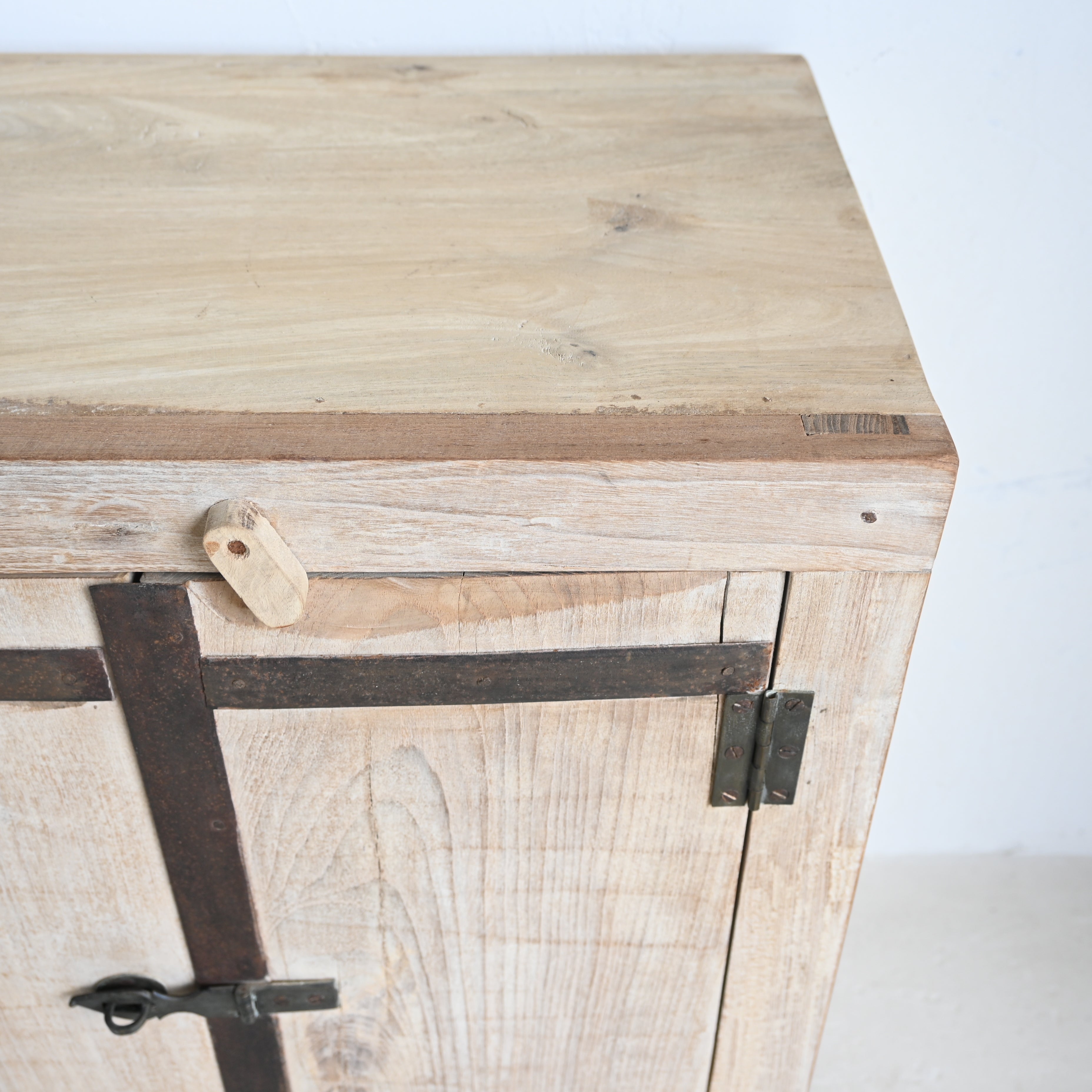 Indian Bedside Tables PAIR 297490