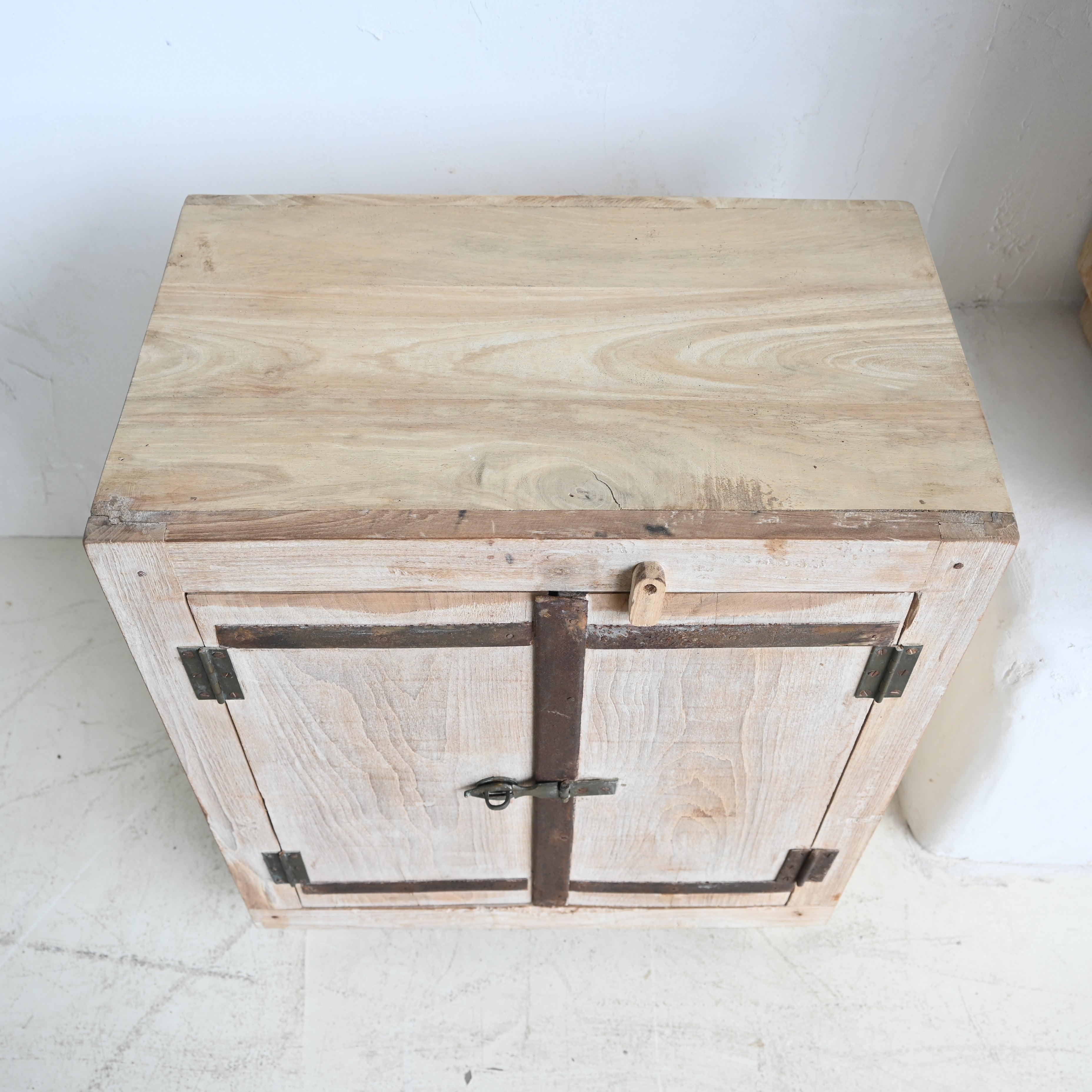 Indian Bedside Tables PAIR 297490