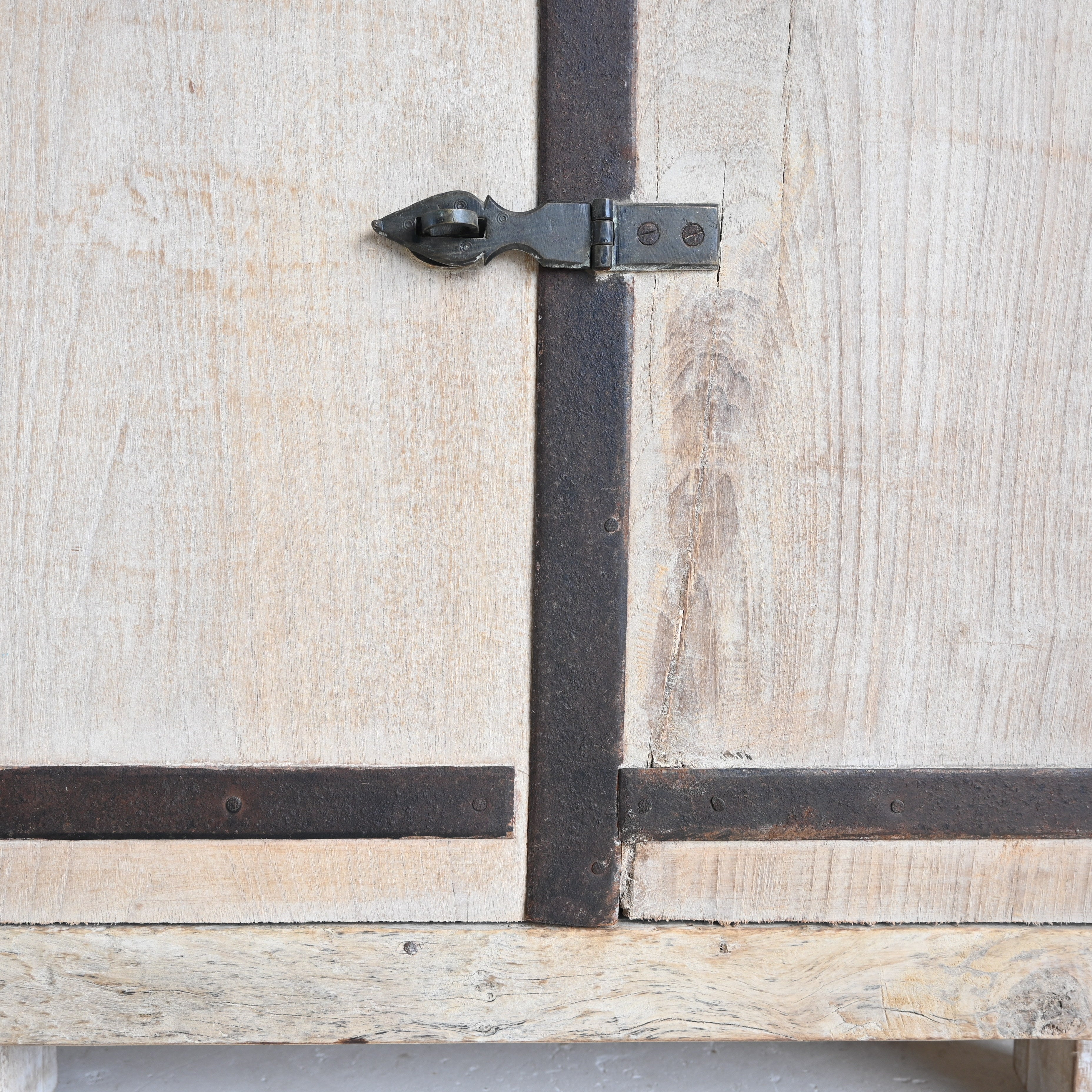 Indian Bedside Tables PAIR 297490