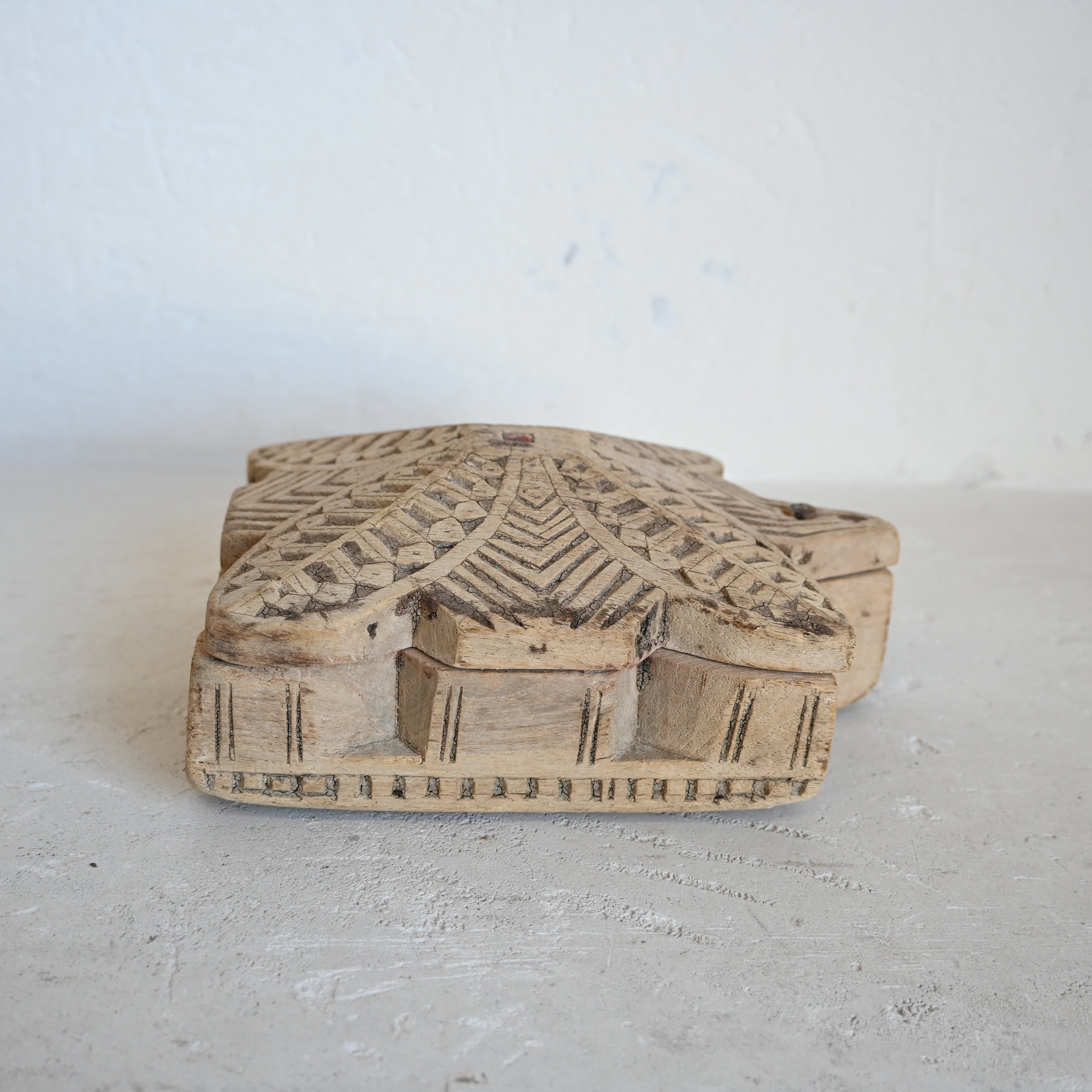 Indian Vintage tika box 326712-1