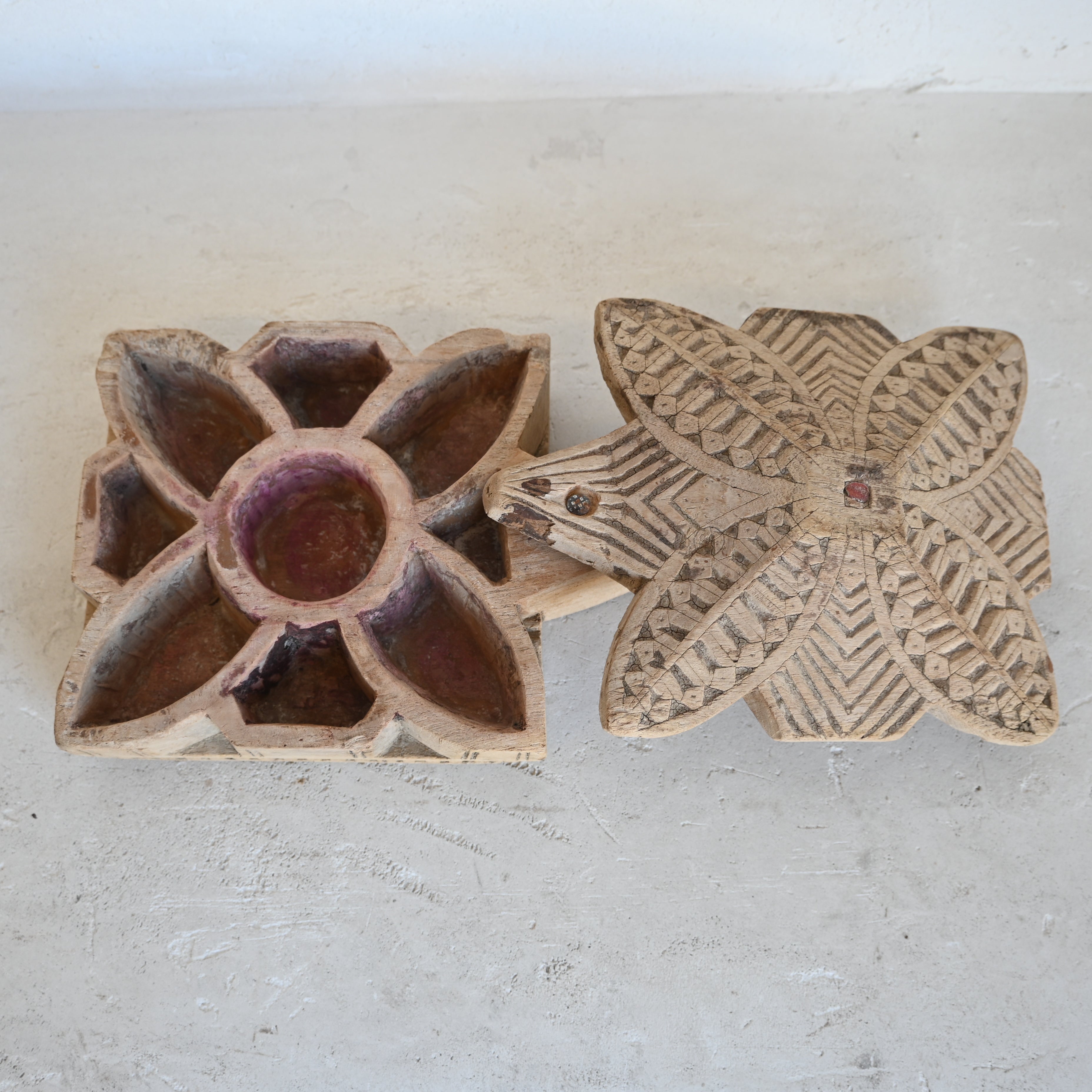 Indian Vintage tika box 326712-3