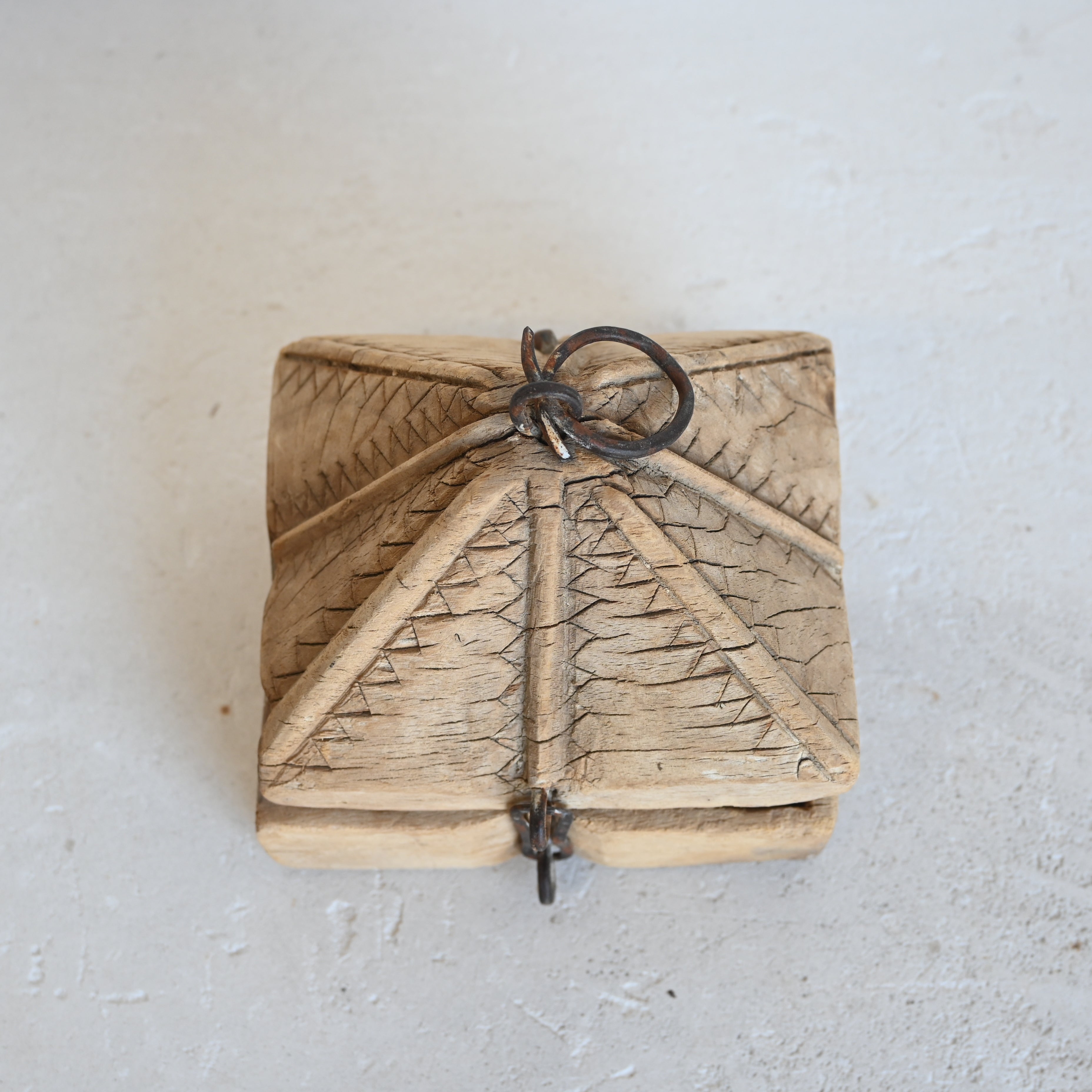 Indian Vintage tika box 326712-4