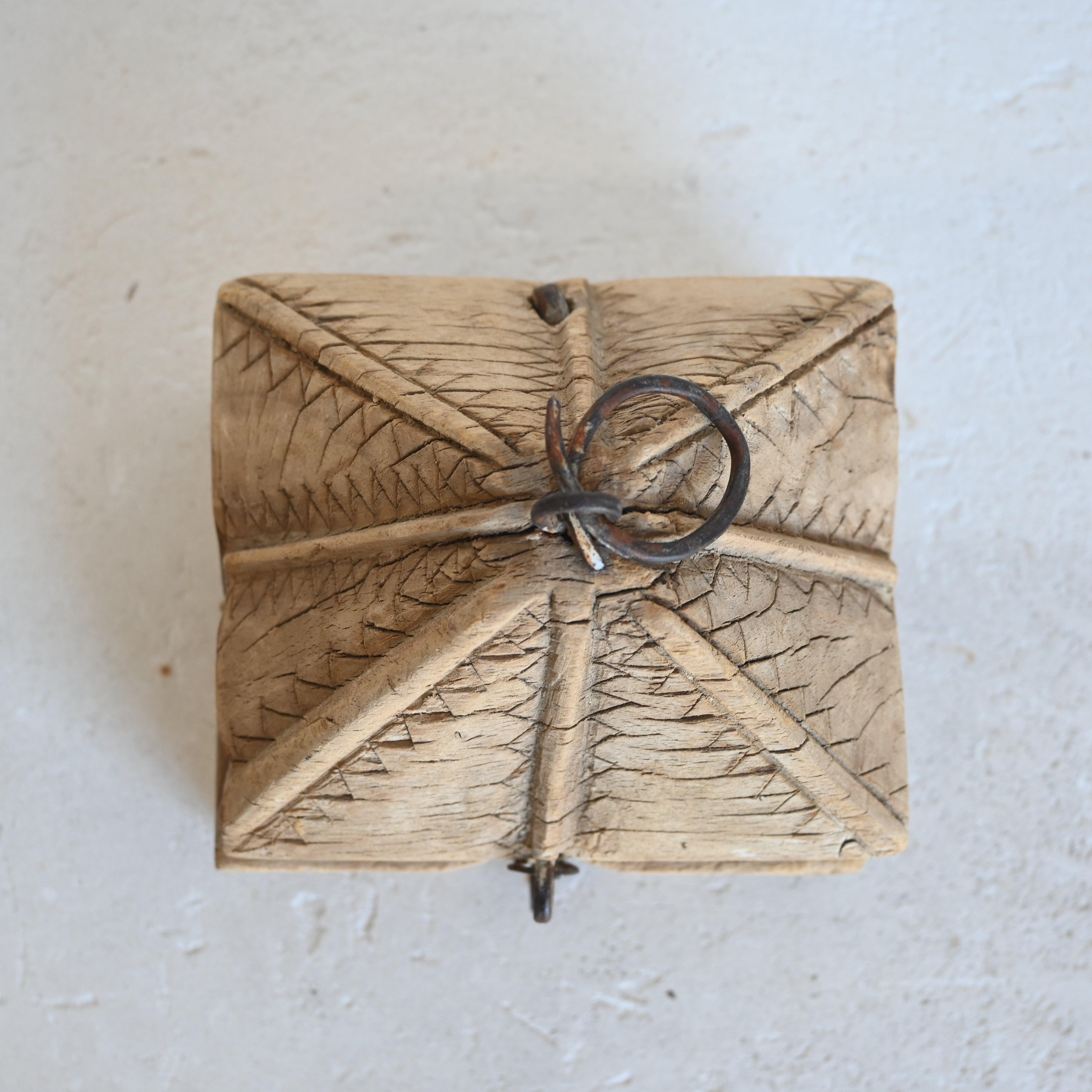 Indian Vintage tika box 326712-4