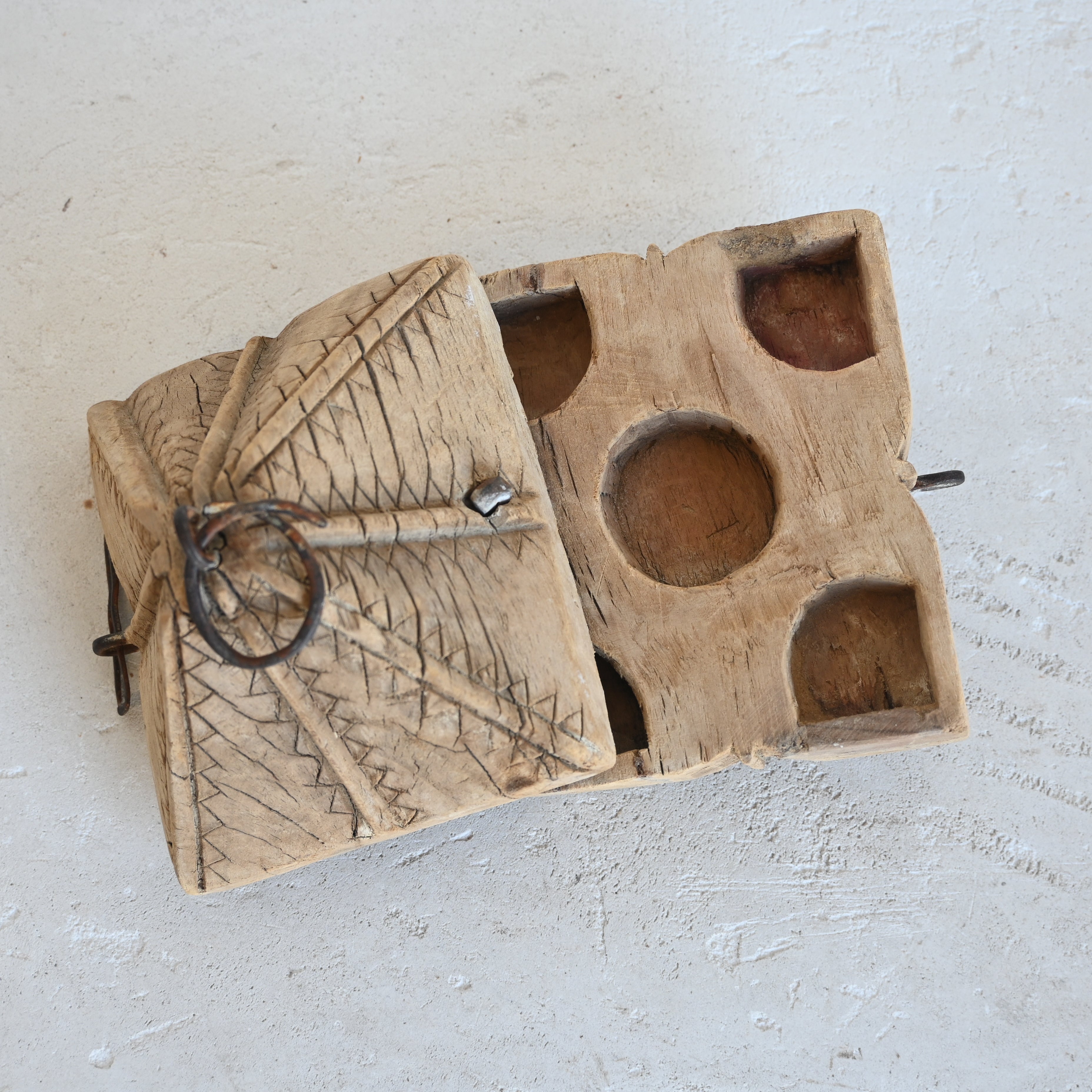 Indian Vintage tika box 326712-4