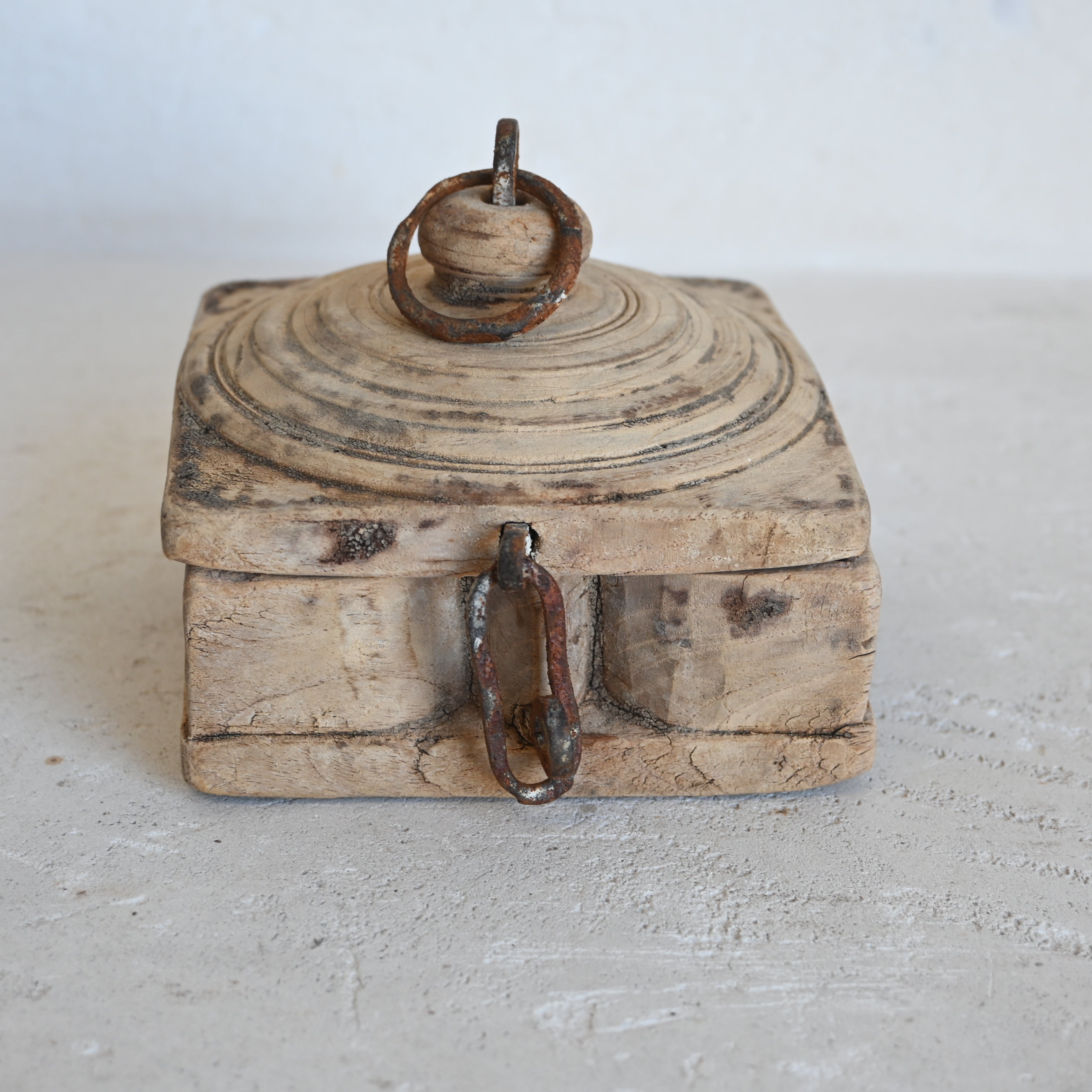 Indian Vintage tika box 326712-10