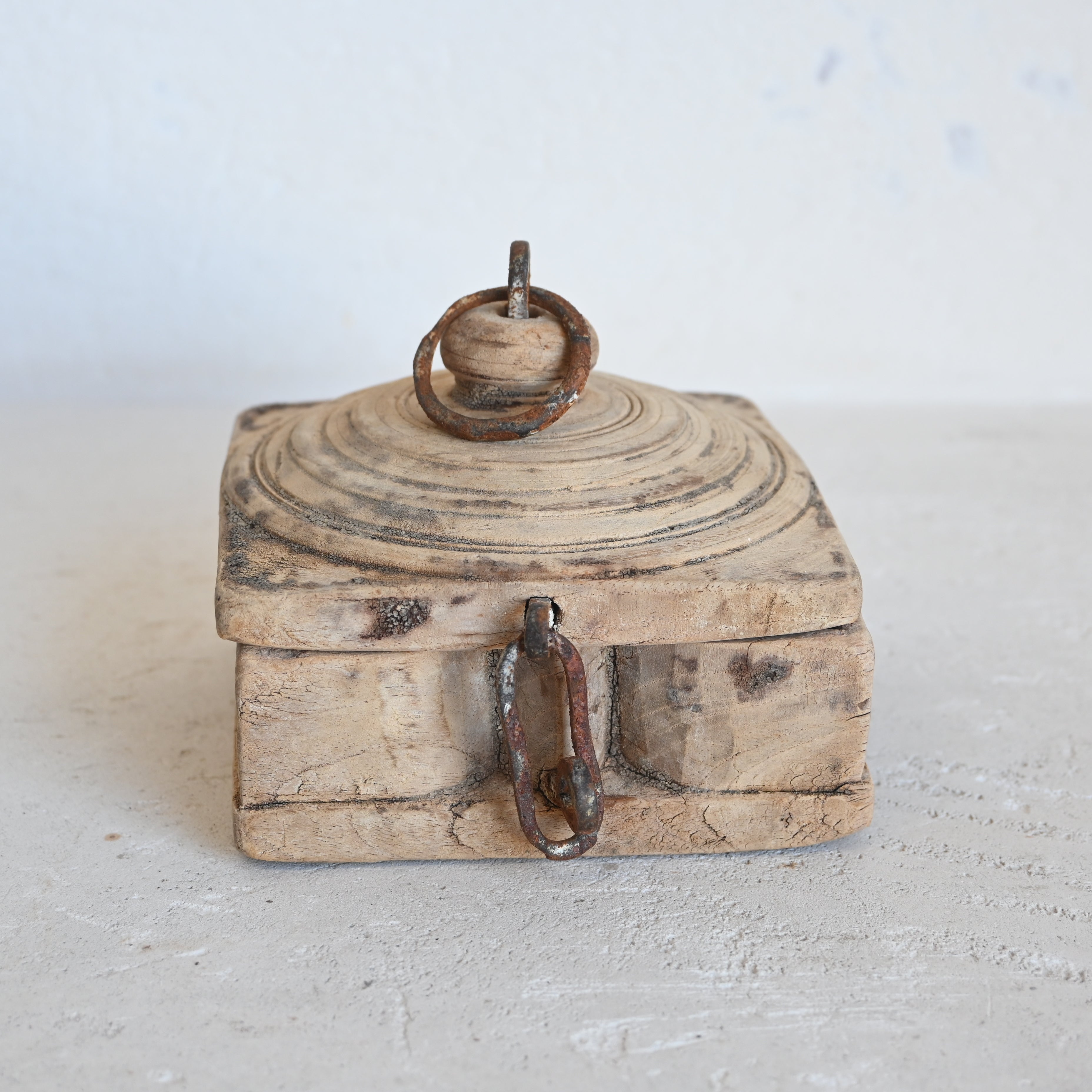 Indian Vintage tika box 326712-10