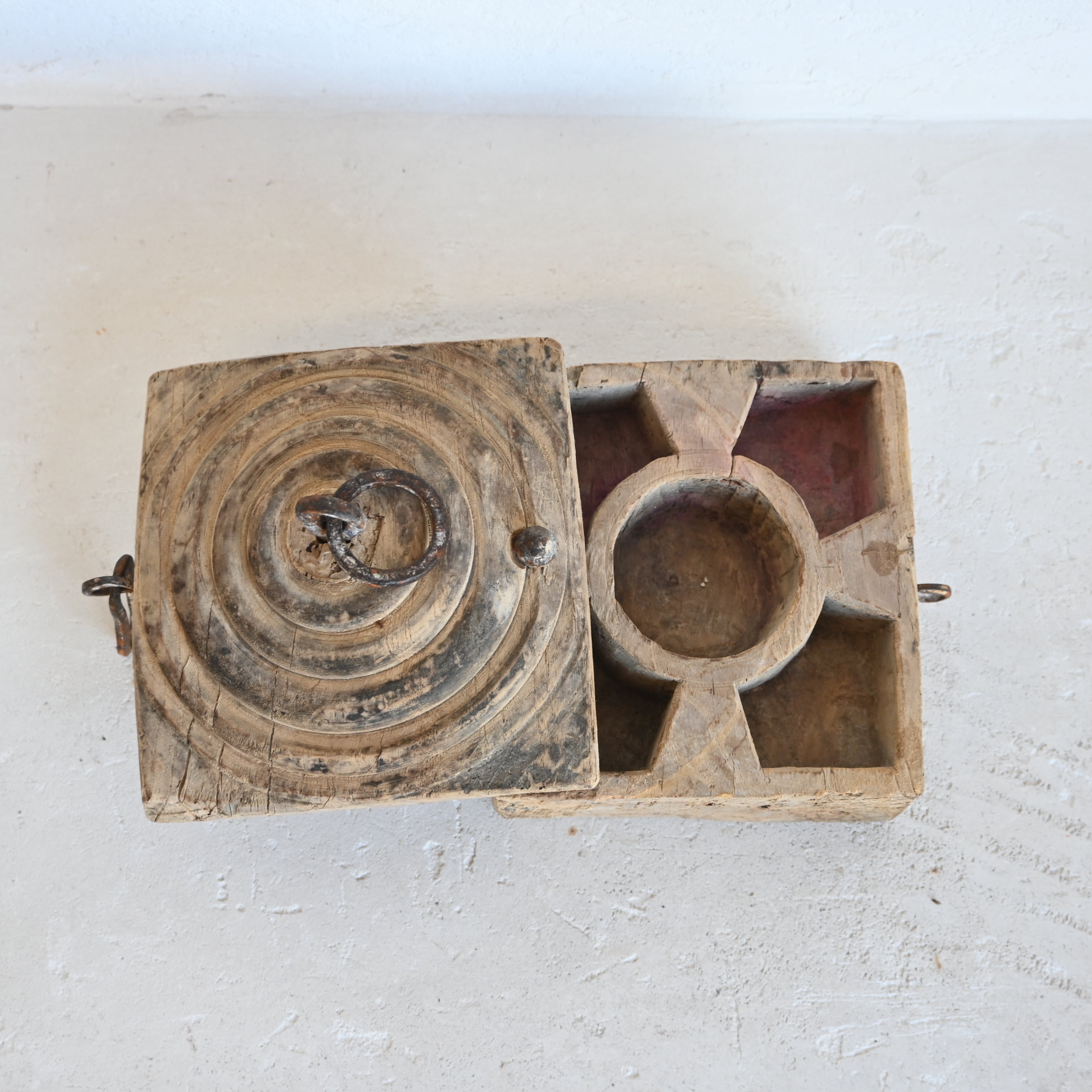 Indian Vintage tika box 316162-B