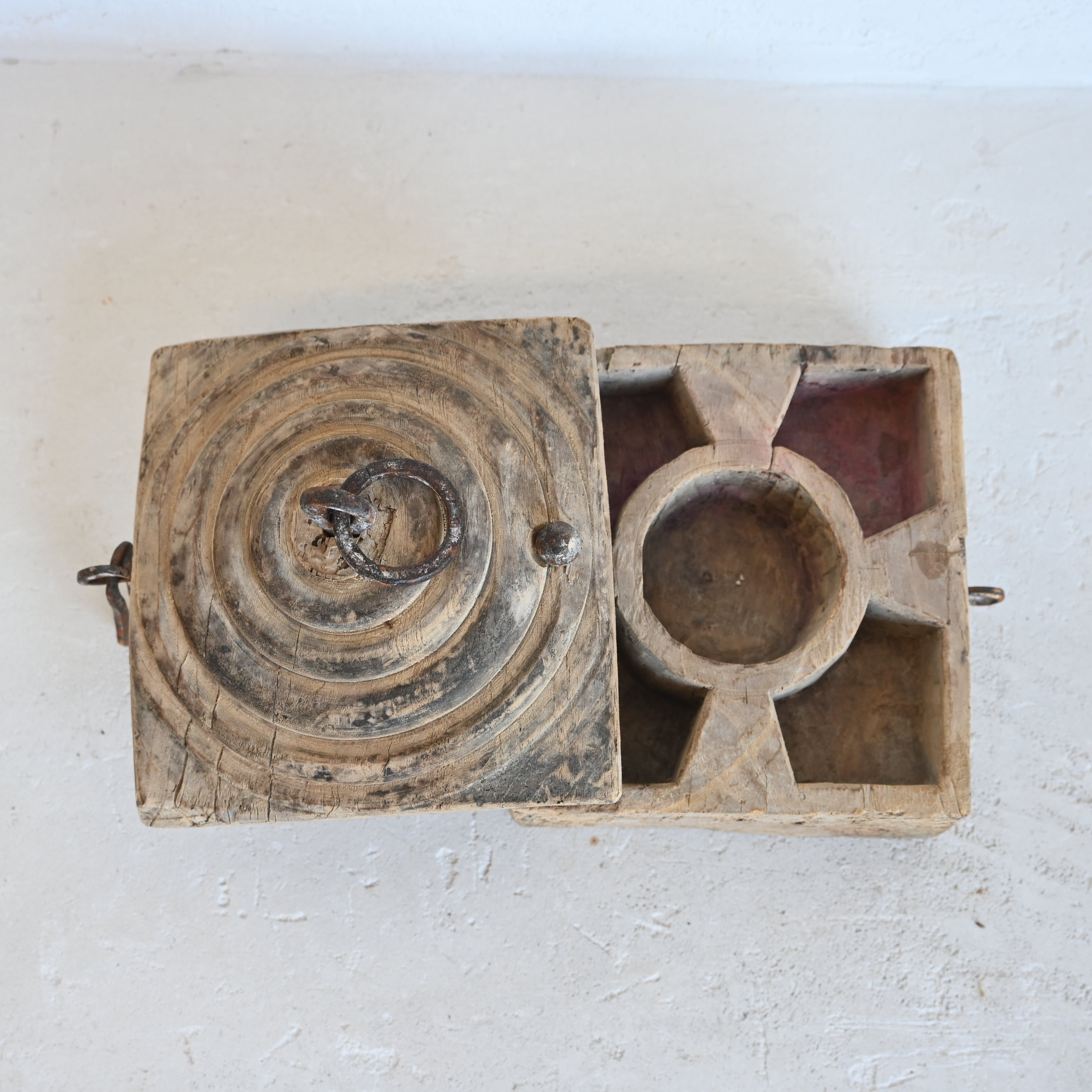 Indian Vintage tika box 316162-B