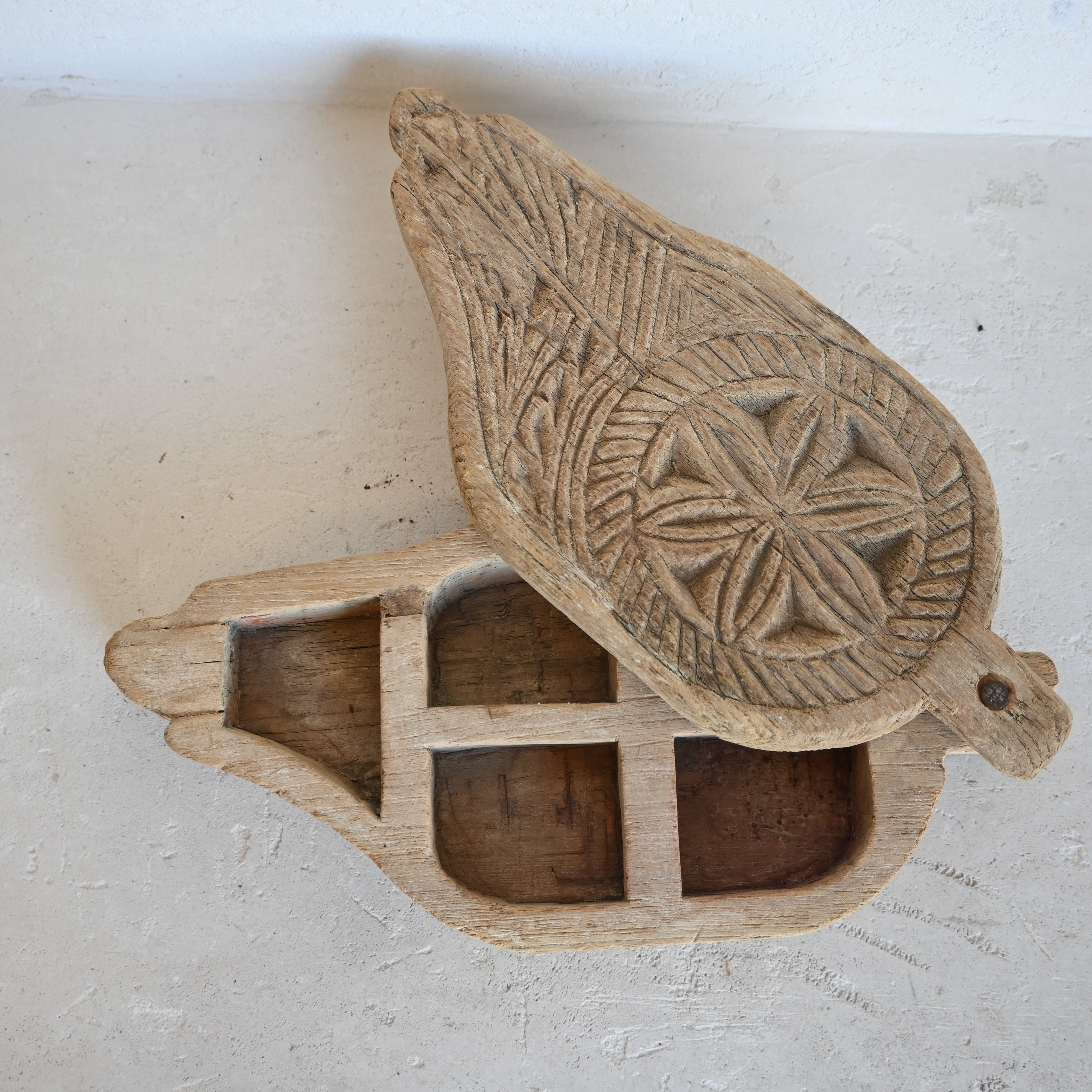 Indian Vintage tika box 316162-C