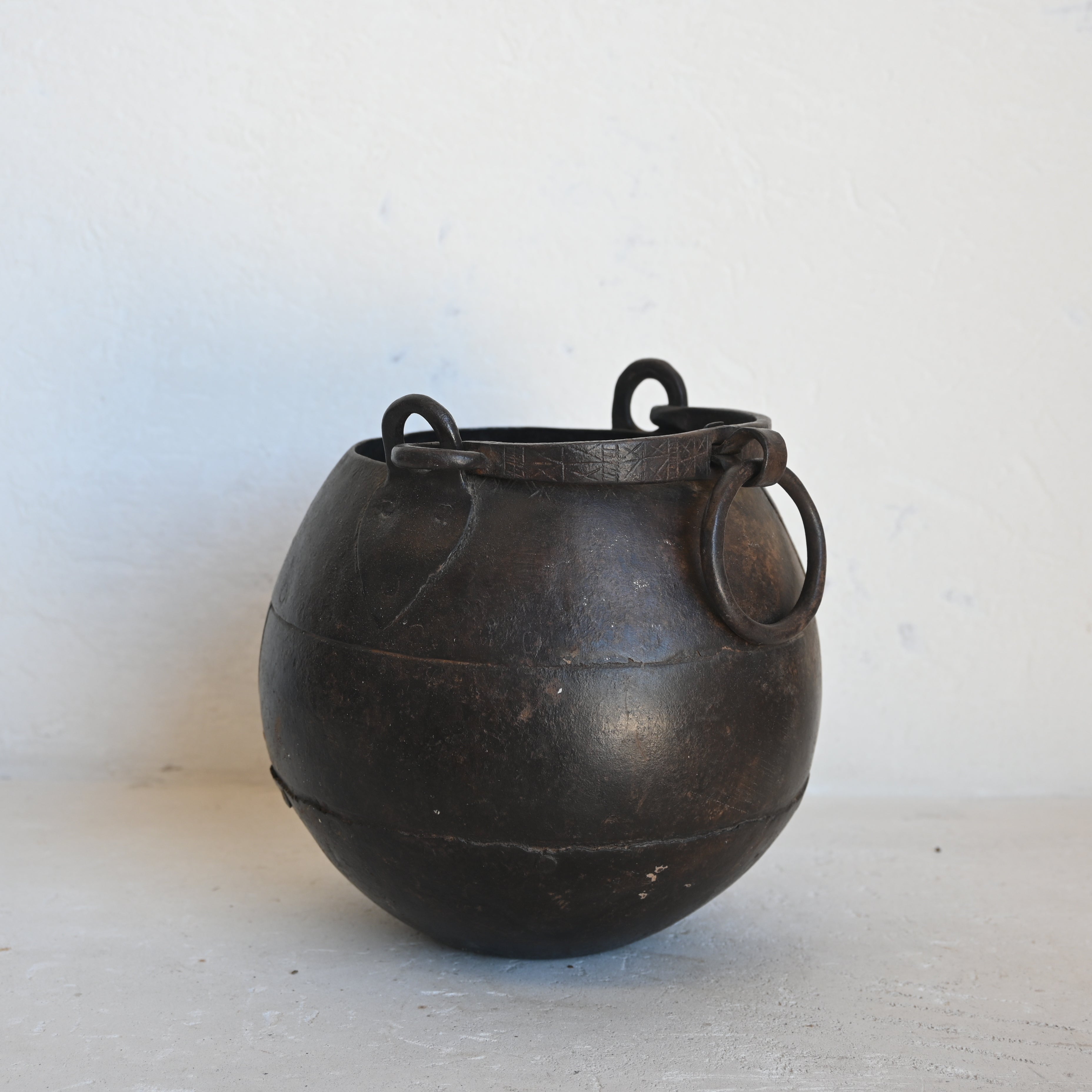 Vintage Indian Iron Planter 330947