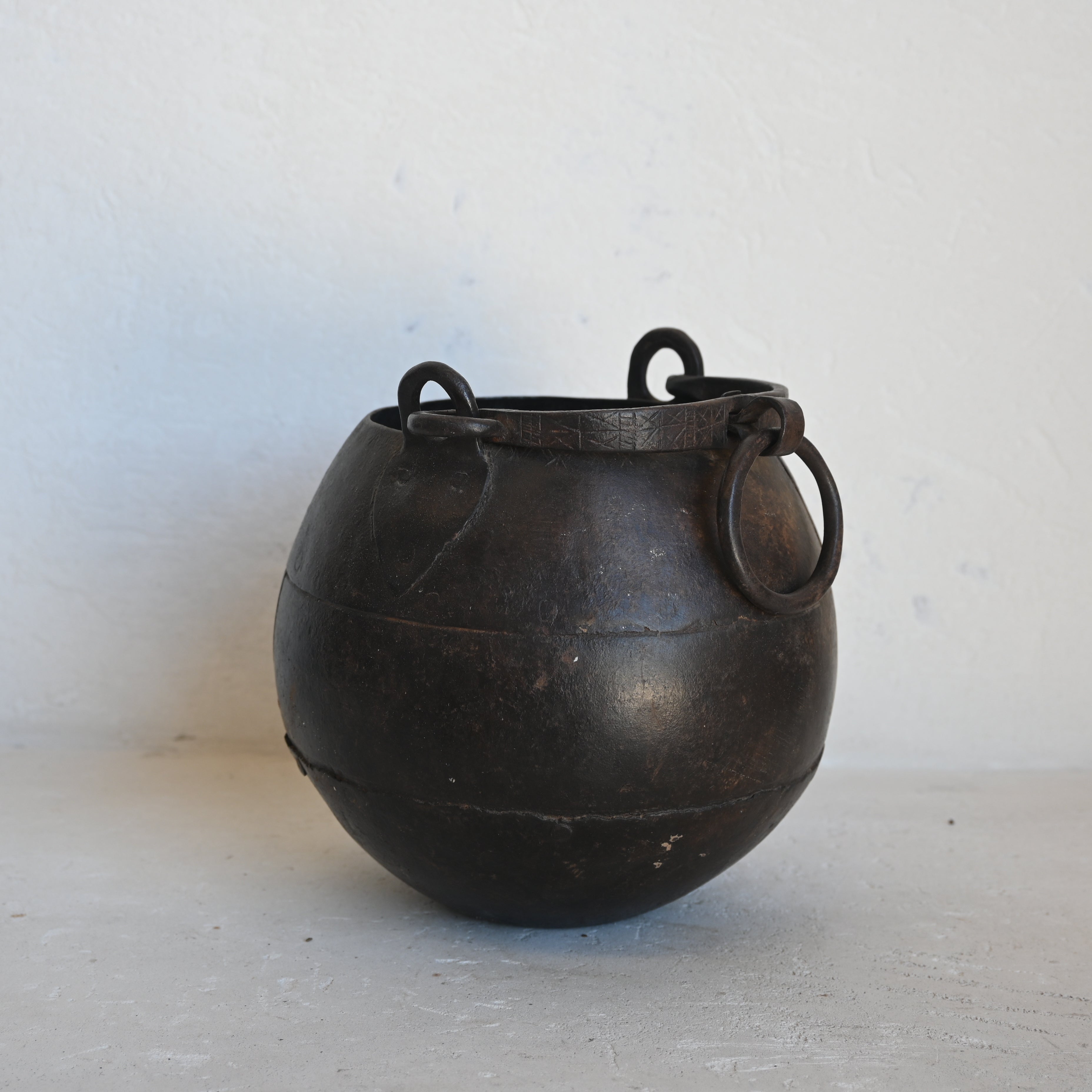 Vintage Indian Iron Planter 330947