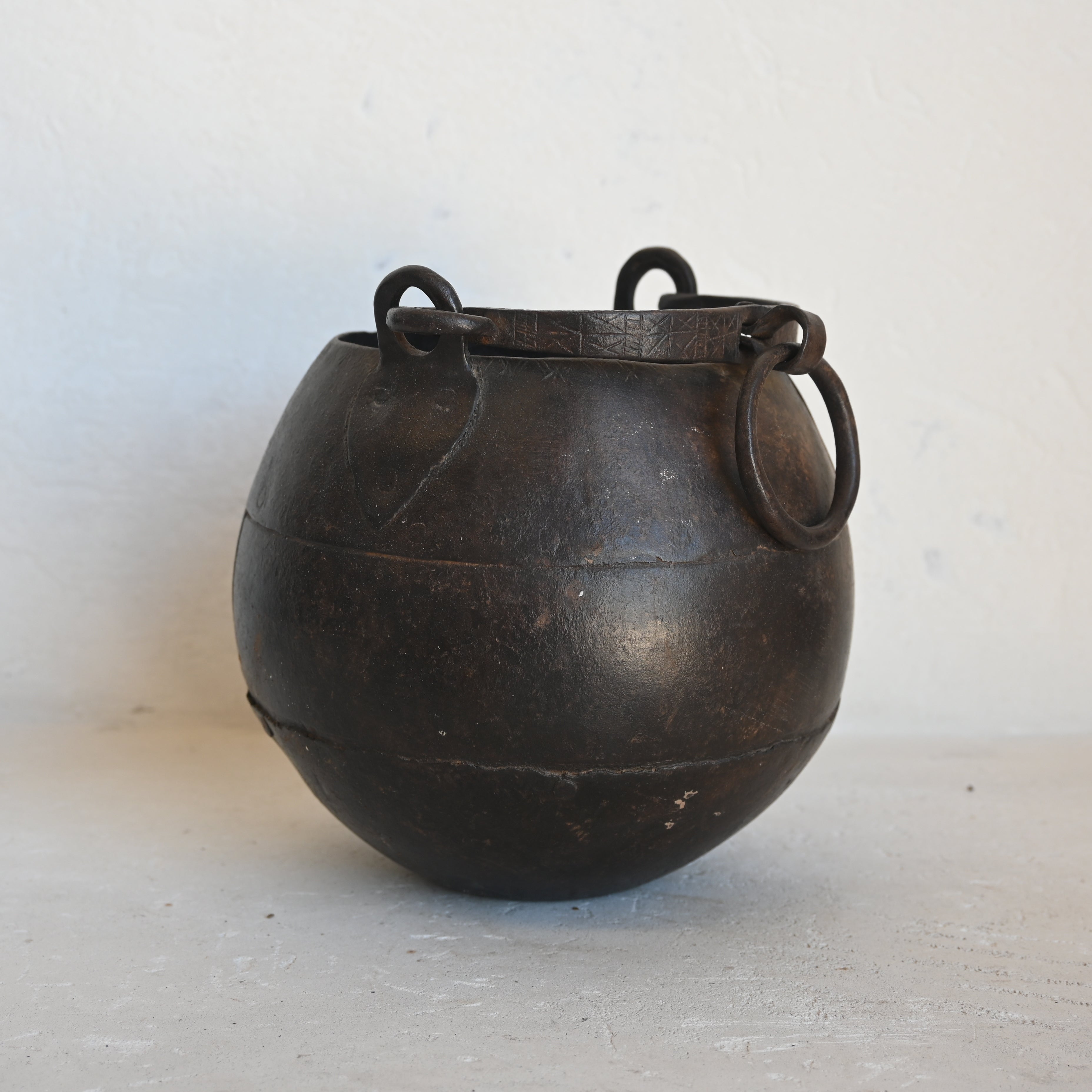 Vintage Indian Iron Planter 330947