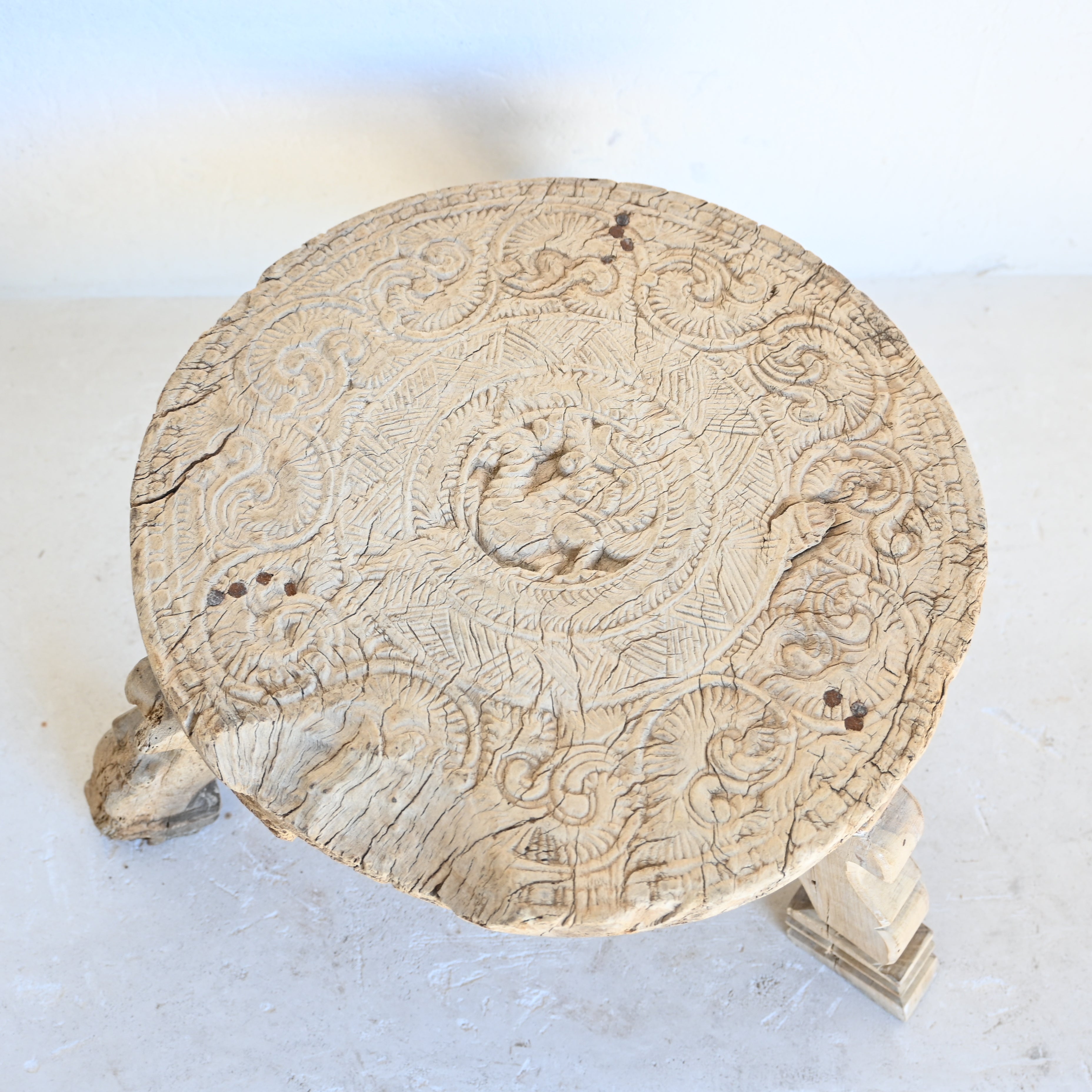 Carved Chapati with legs 314450