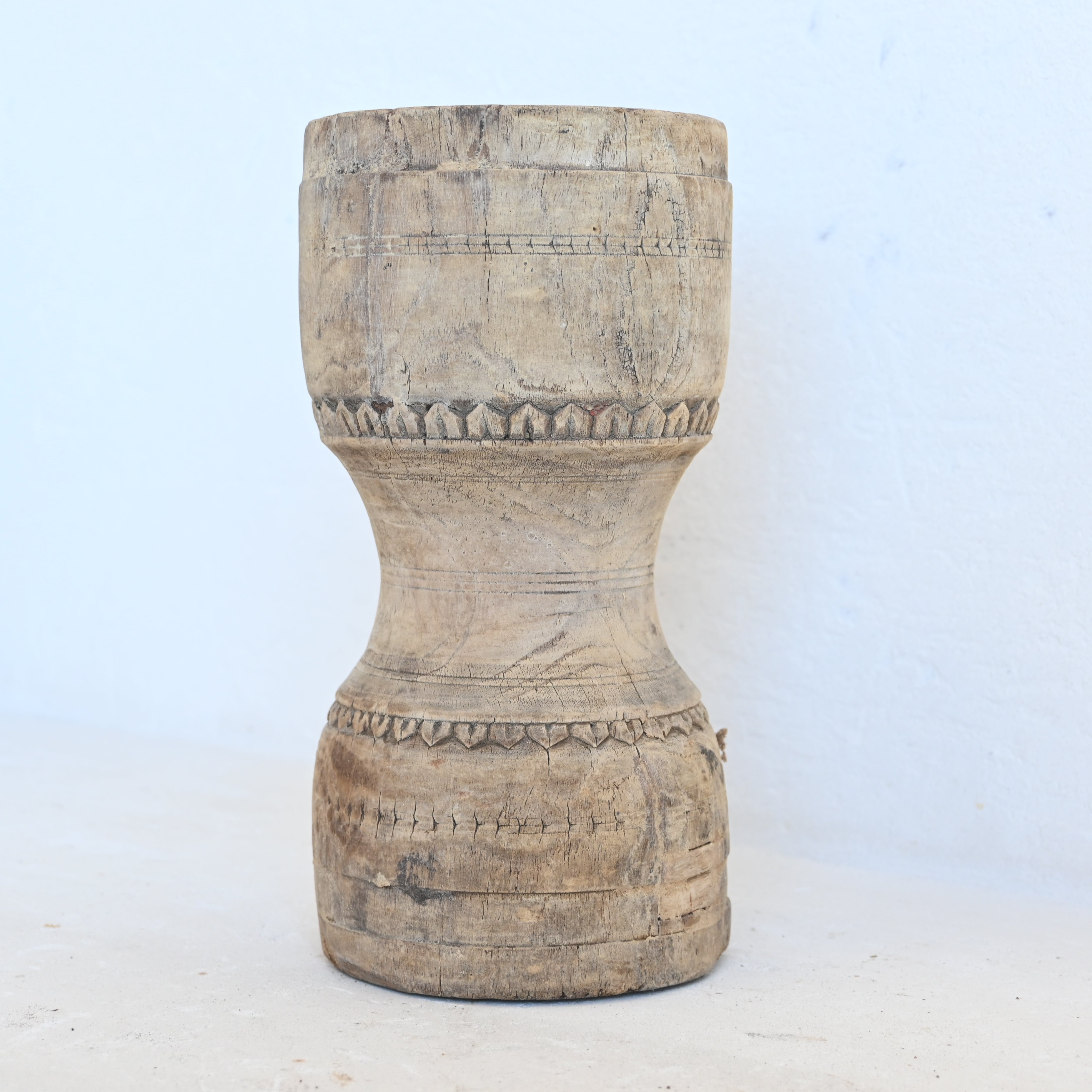 Carved pot 326733 - B