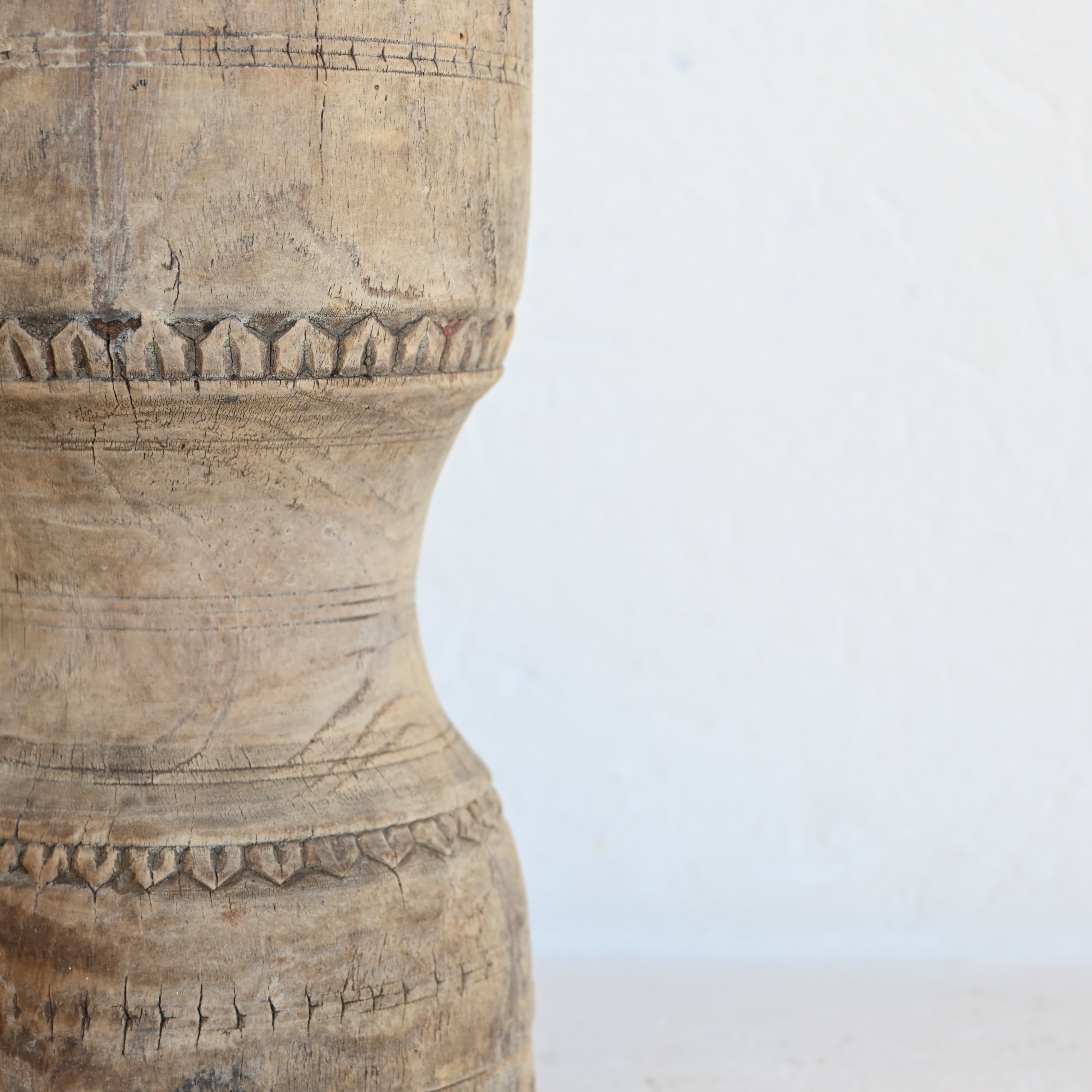 Carved pot 326733 - B