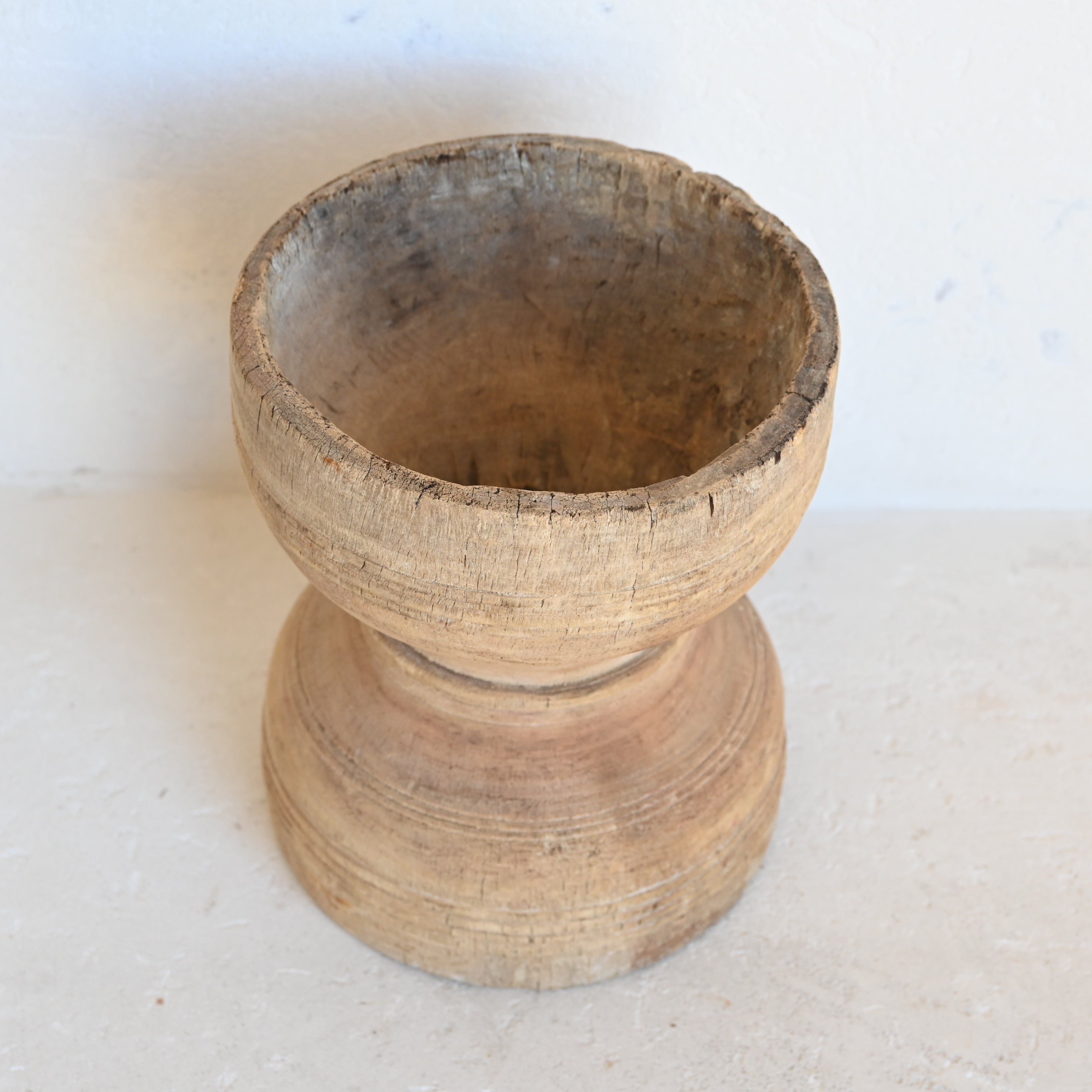Carved pot 326733 - D