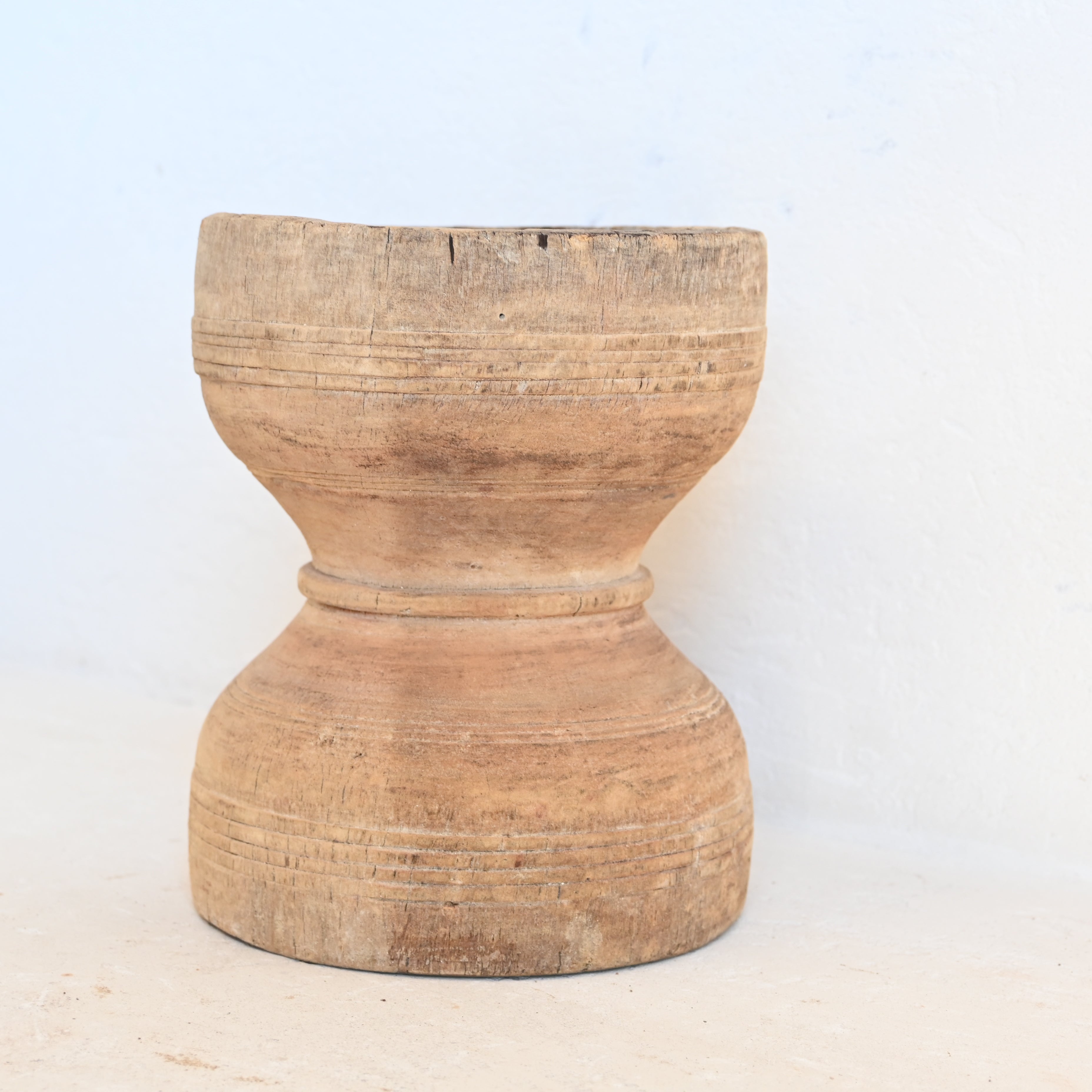 Carved pot 326733 - D