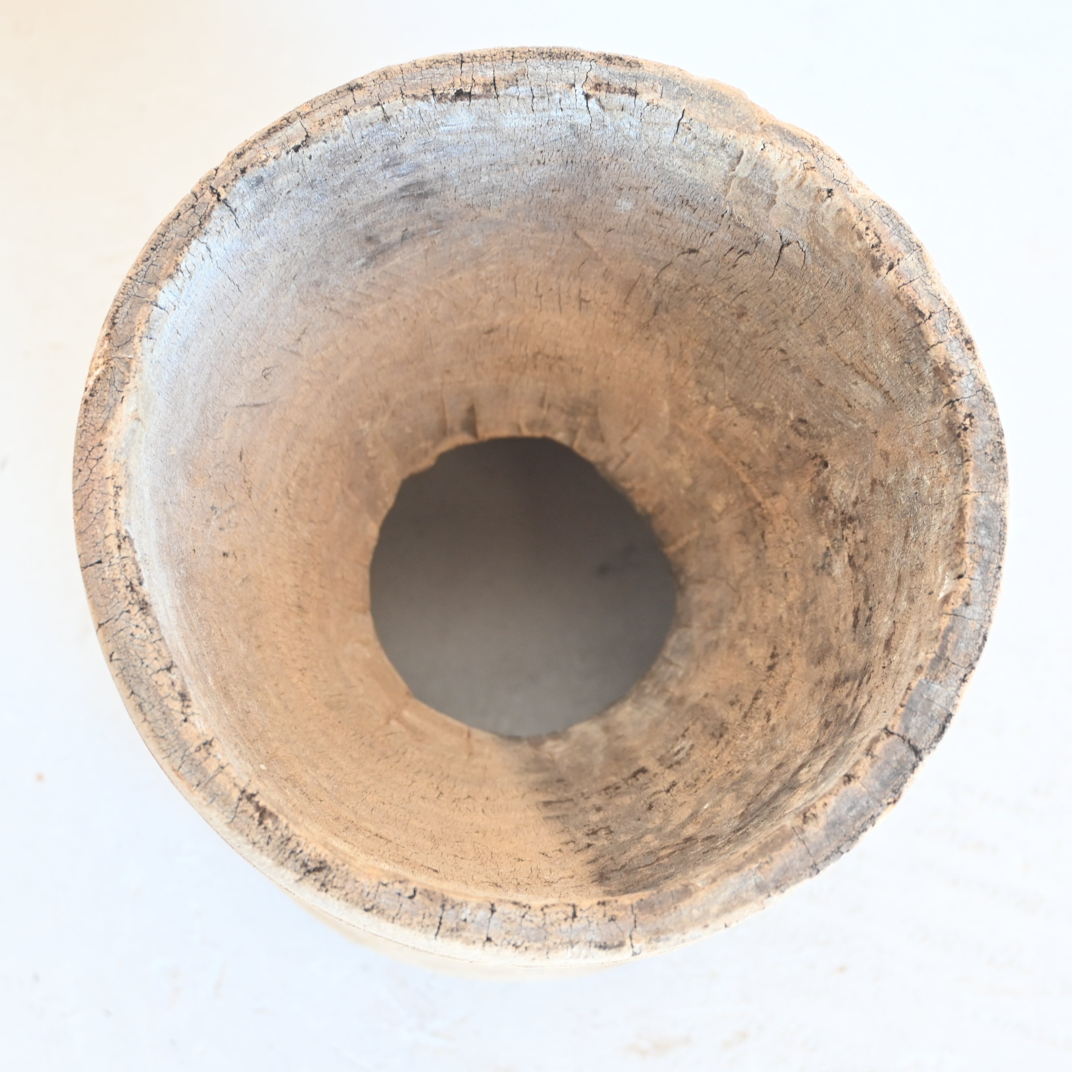 Carved pot 326733 - D