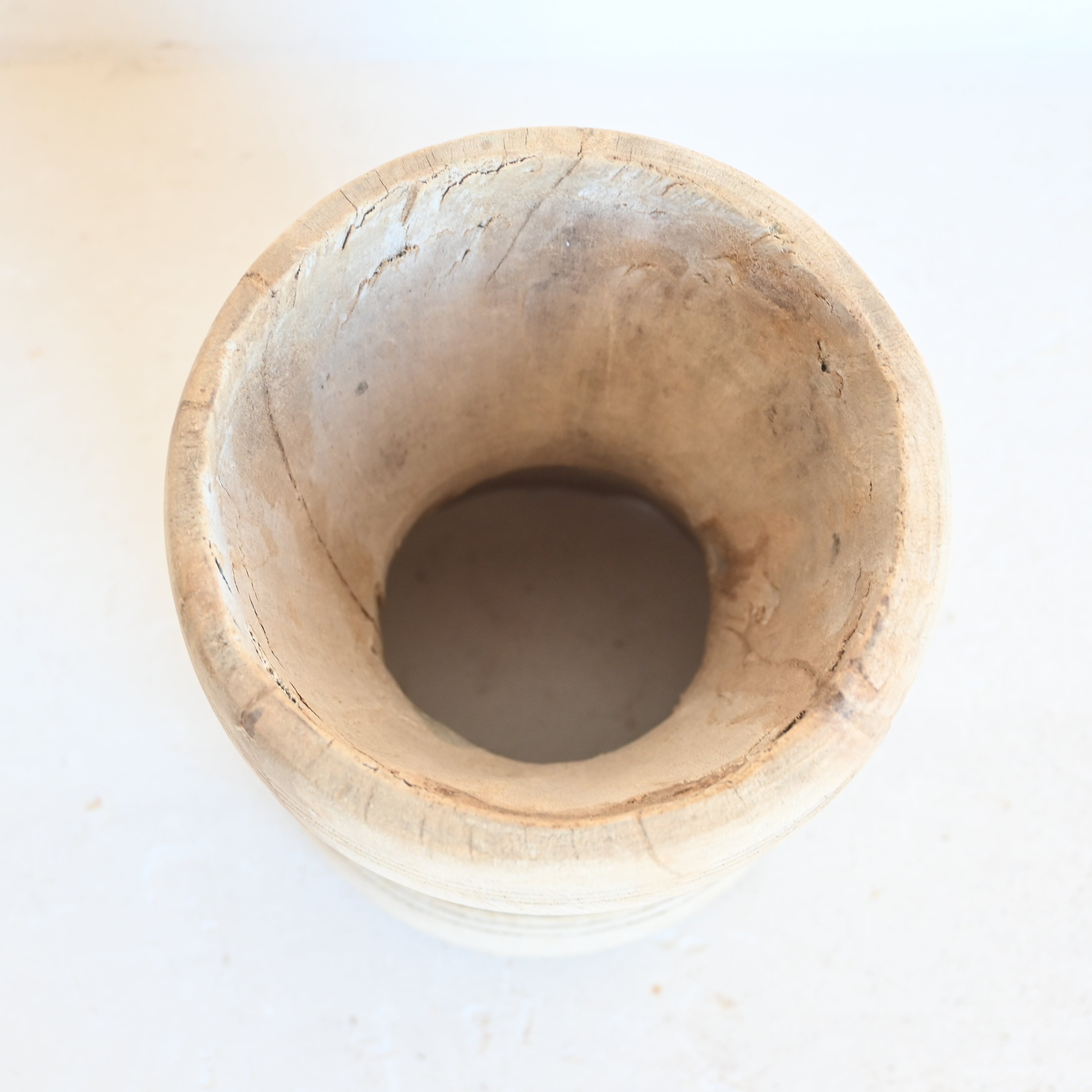 Carved pot 326733 - E