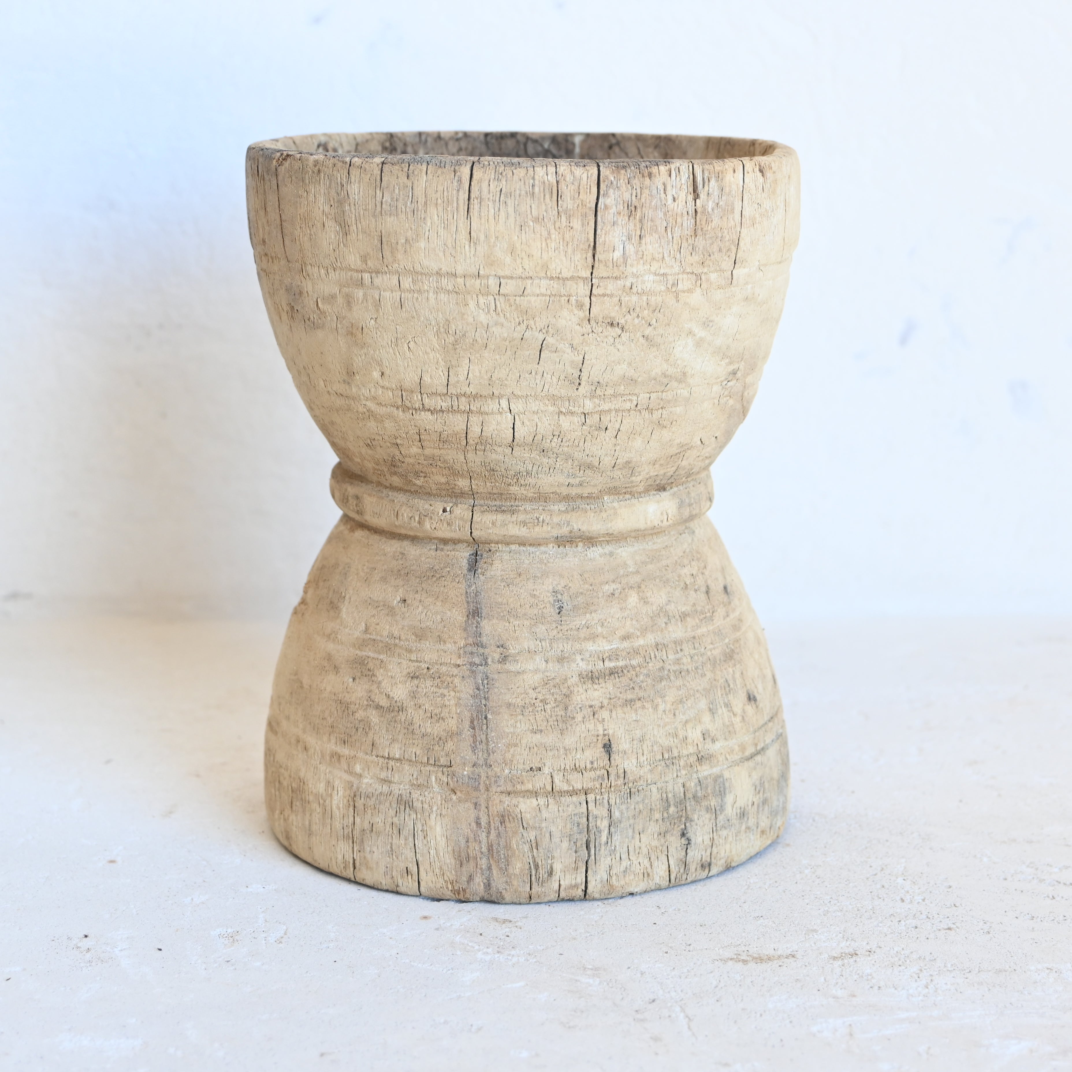 Carved pot 326733 - F