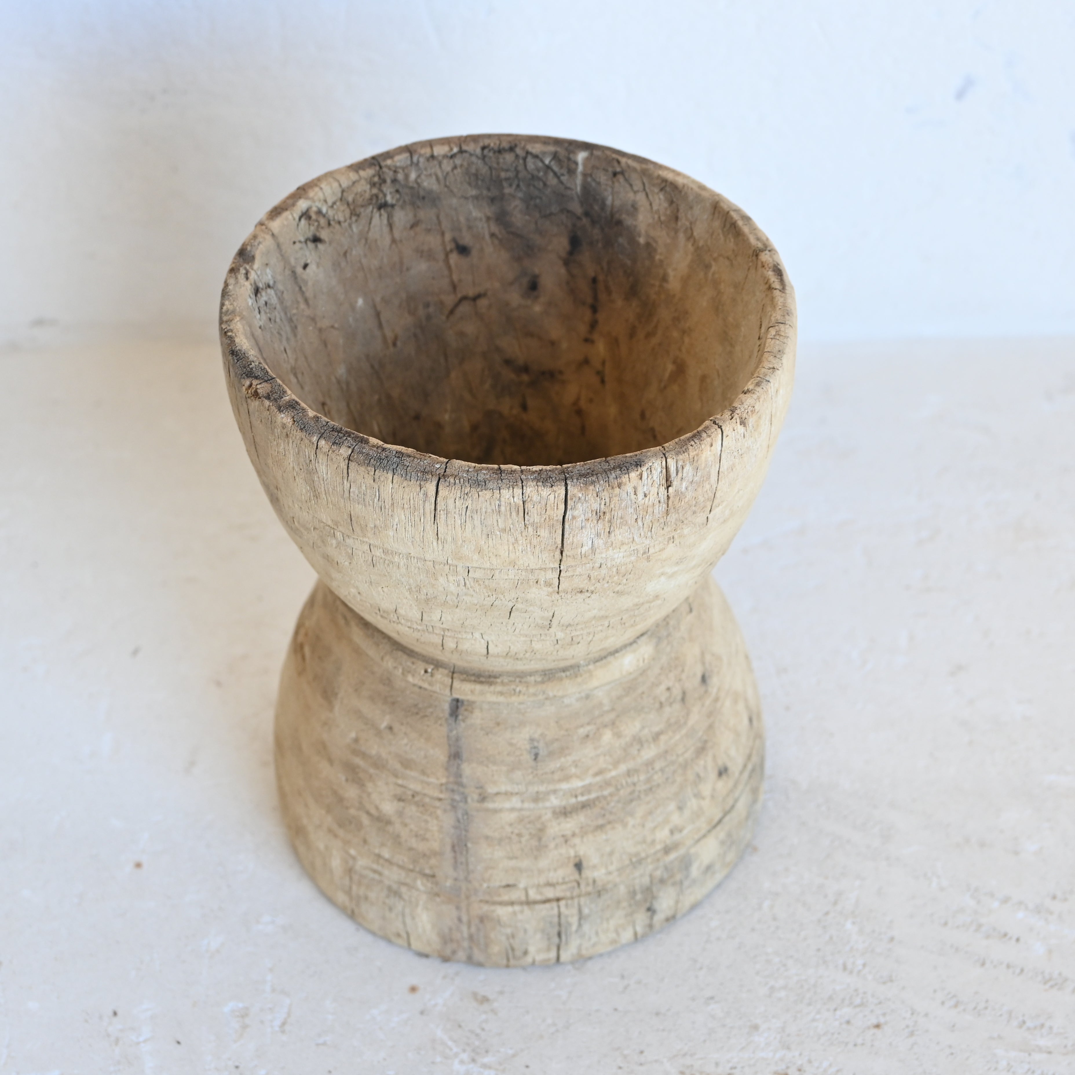 Carved pot 326733 - F