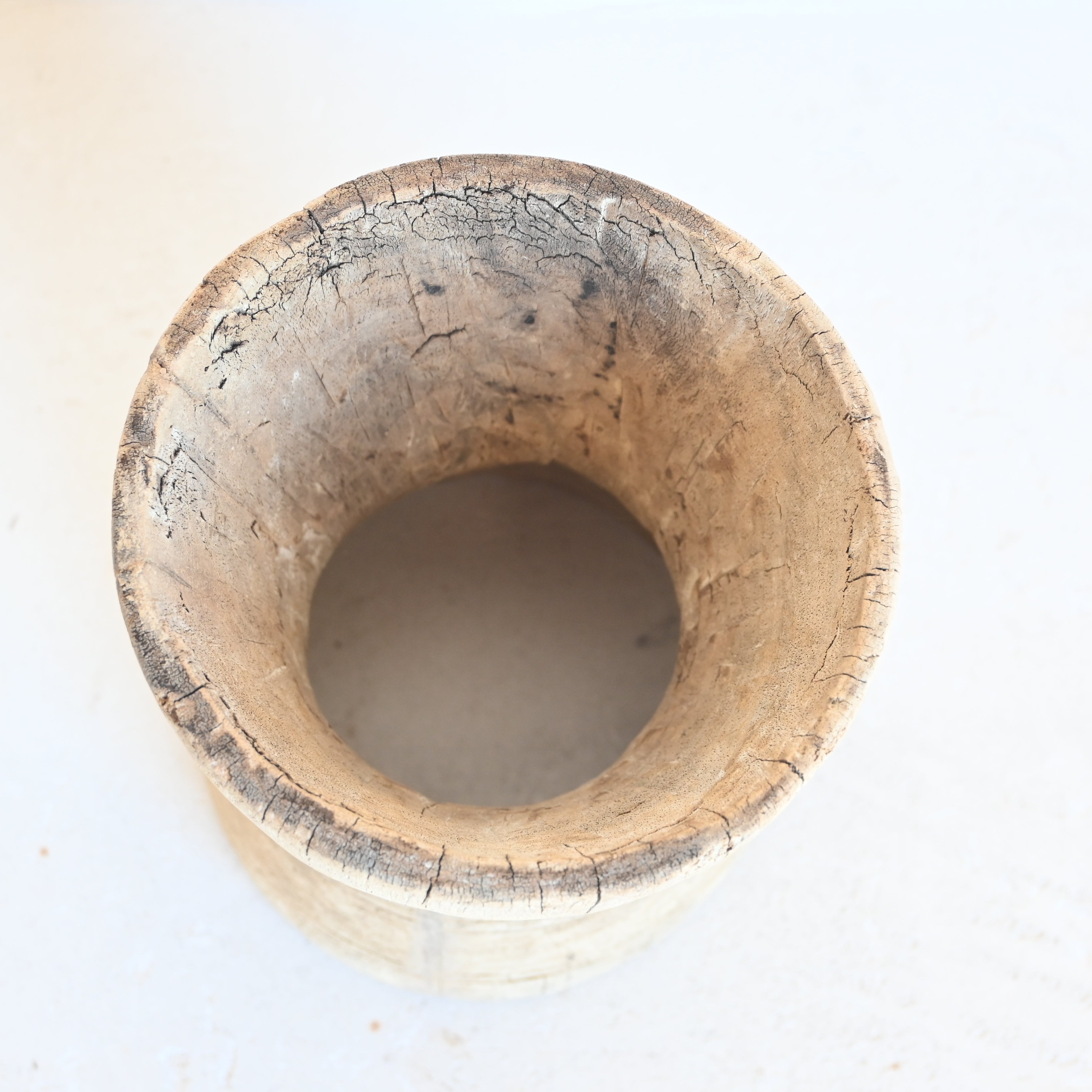 Carved pot 326733 - F