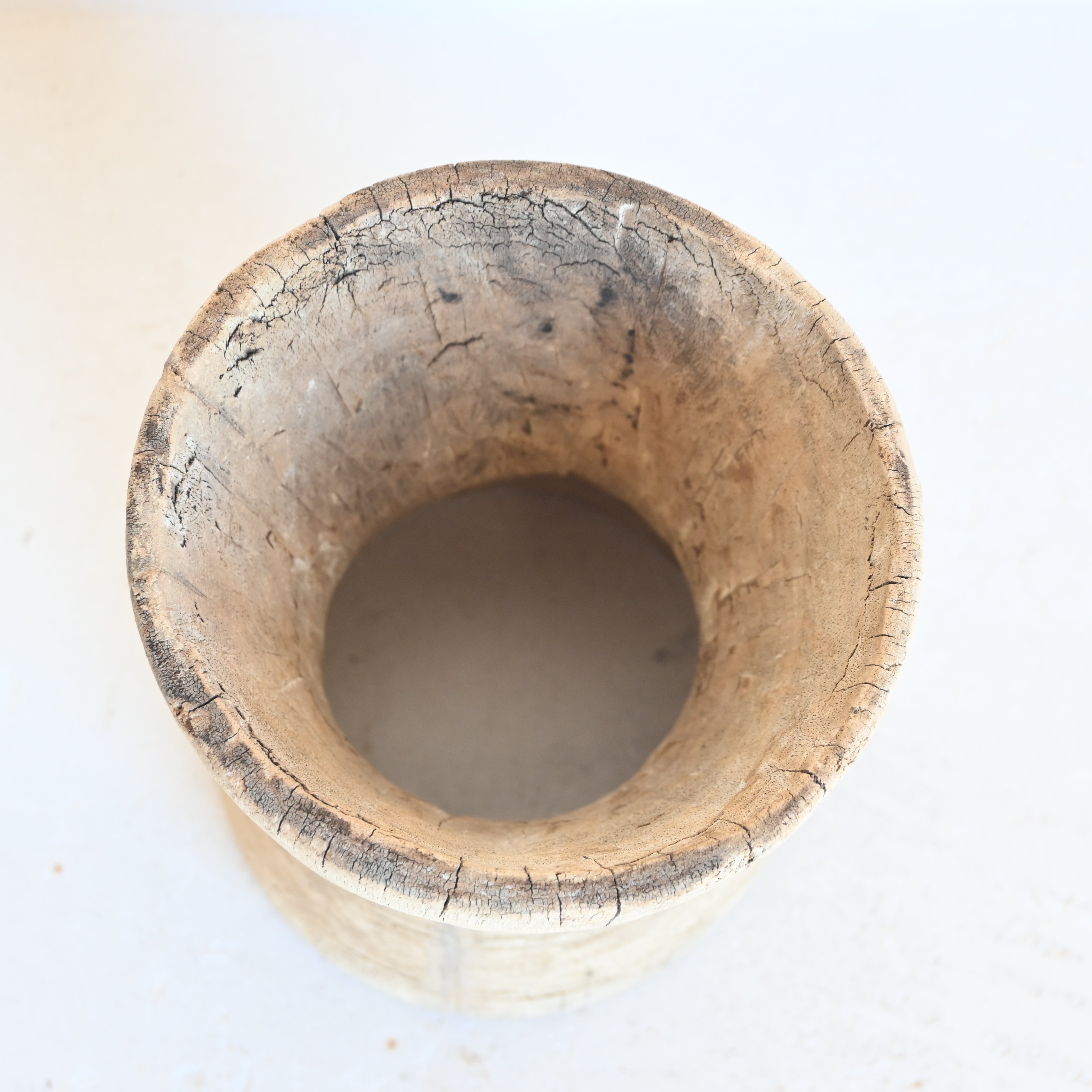 Carved pot 326733 - F